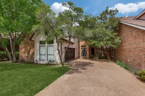 6205 Twin Oaks Circle Dallas TX 75240