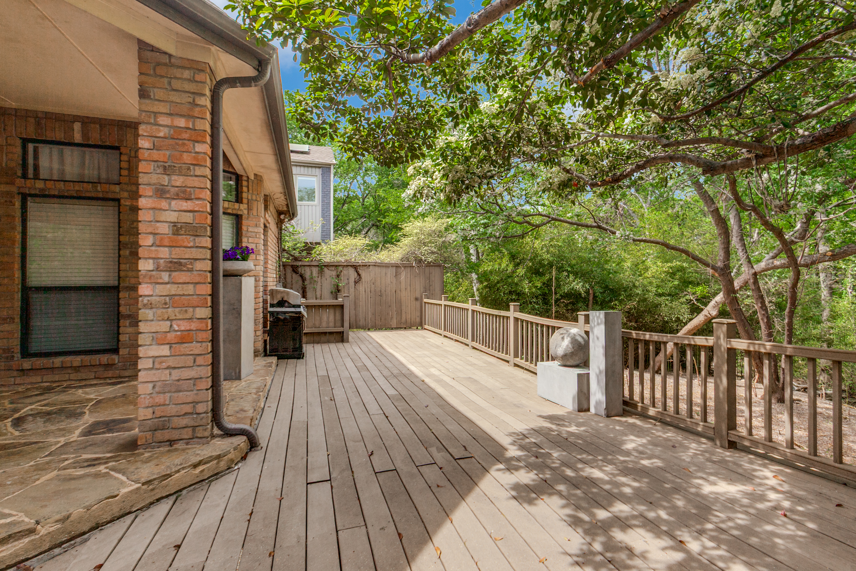 6205 Twin Oaks Circle Dallas TX 75240