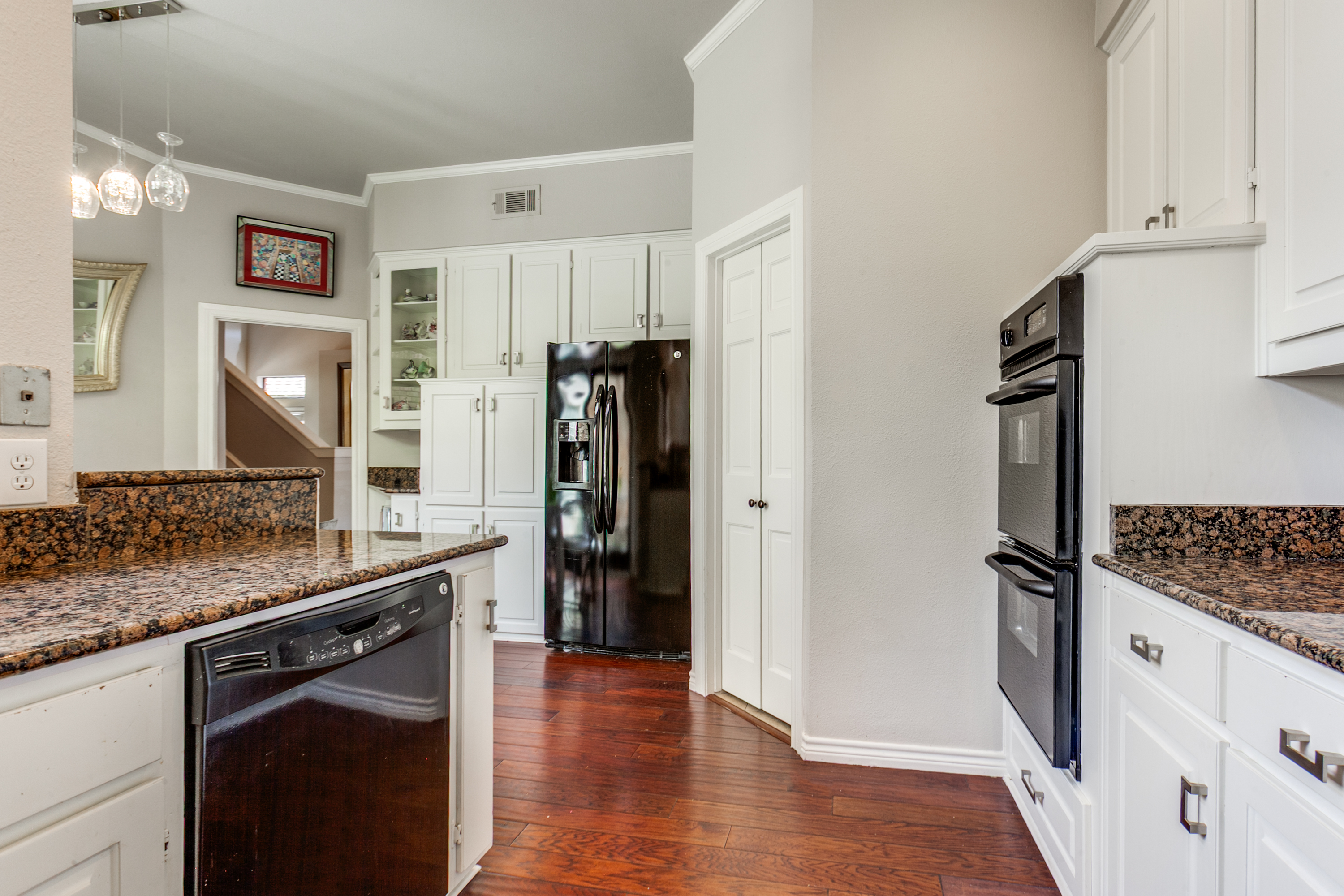 6205 Twin Oaks Circle Dallas TX 75240