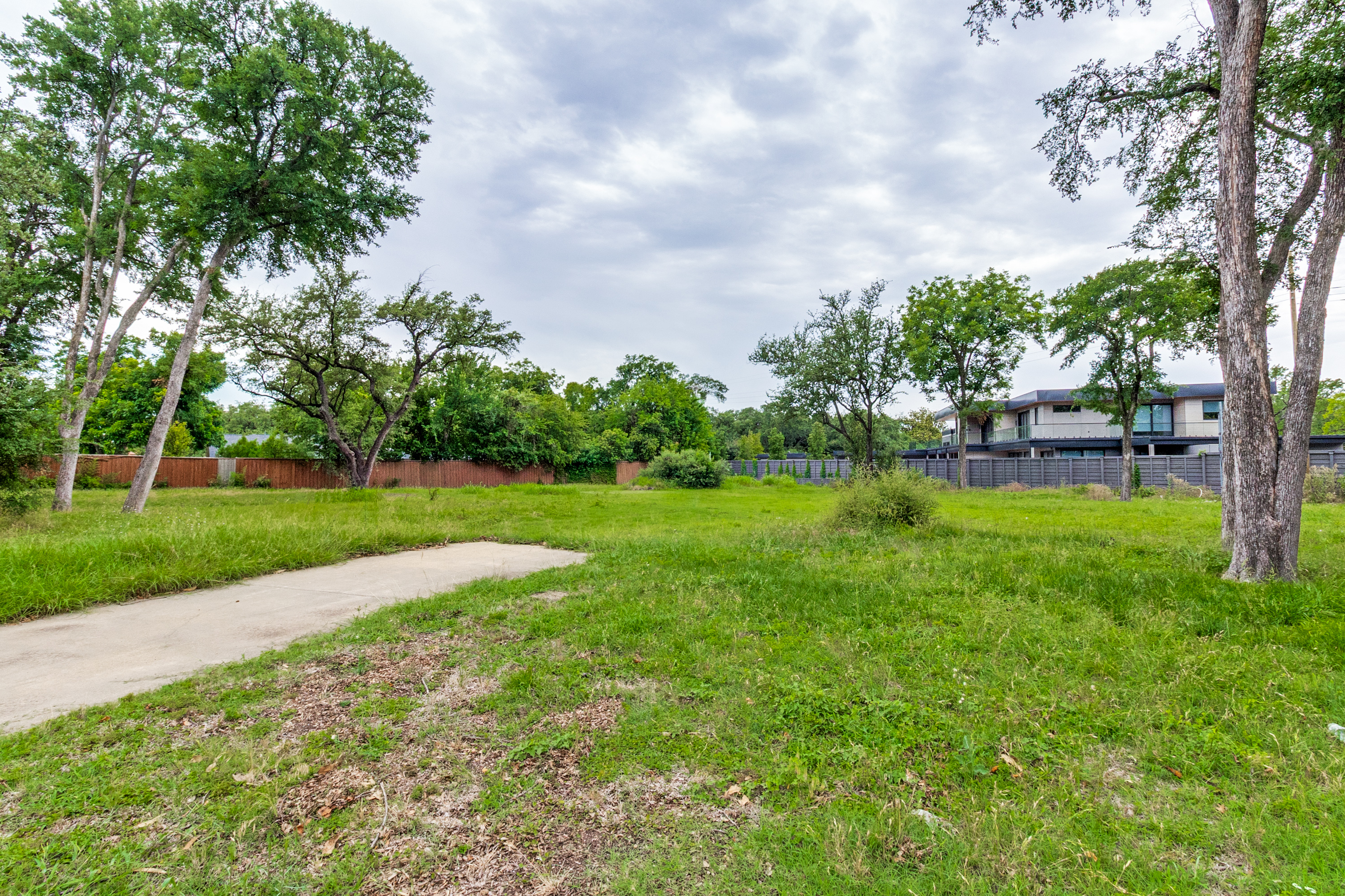 5006 Pebblebrook Drive Dallas TX 75229