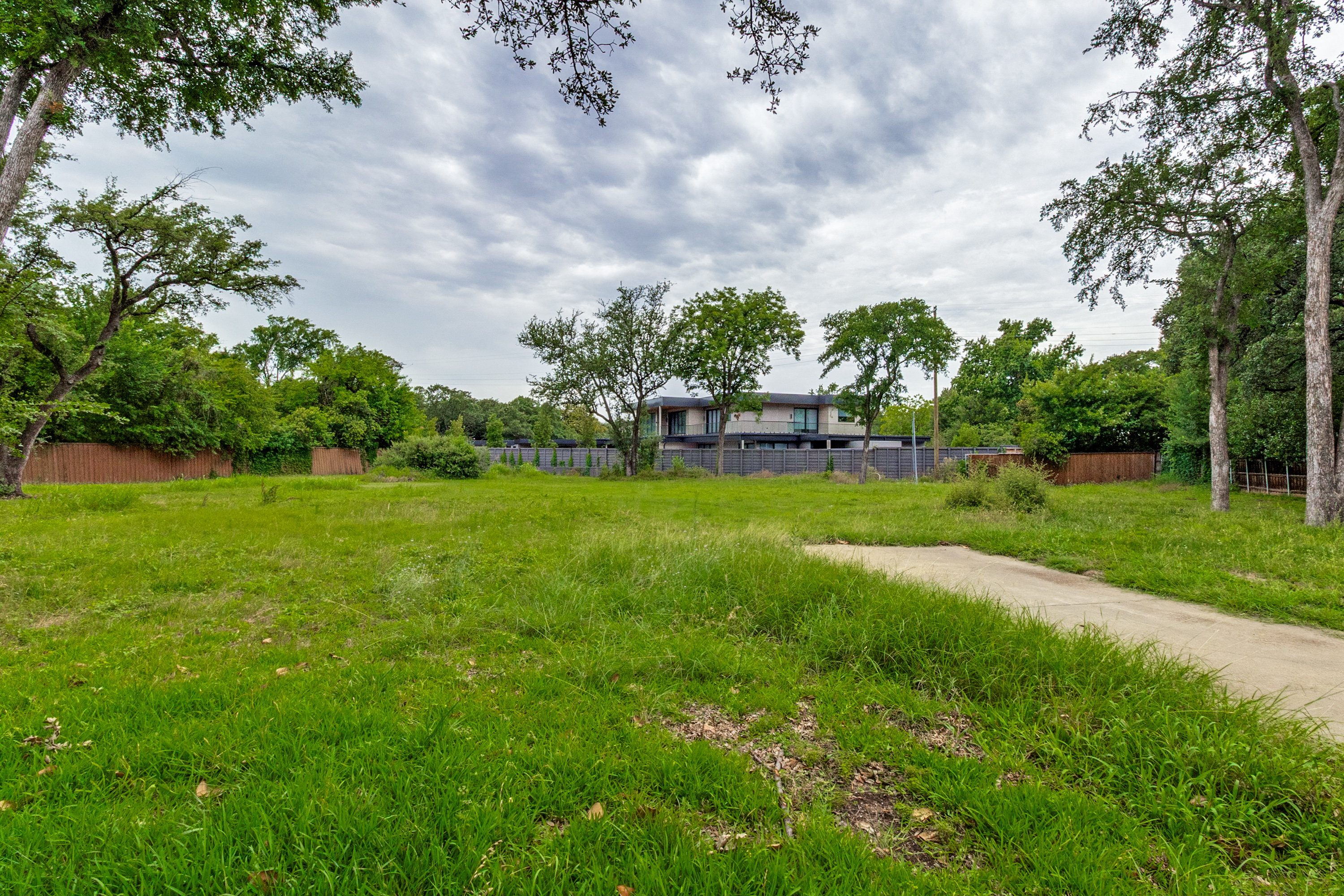 5006 Pebblebrook Drive Dallas TX 75229