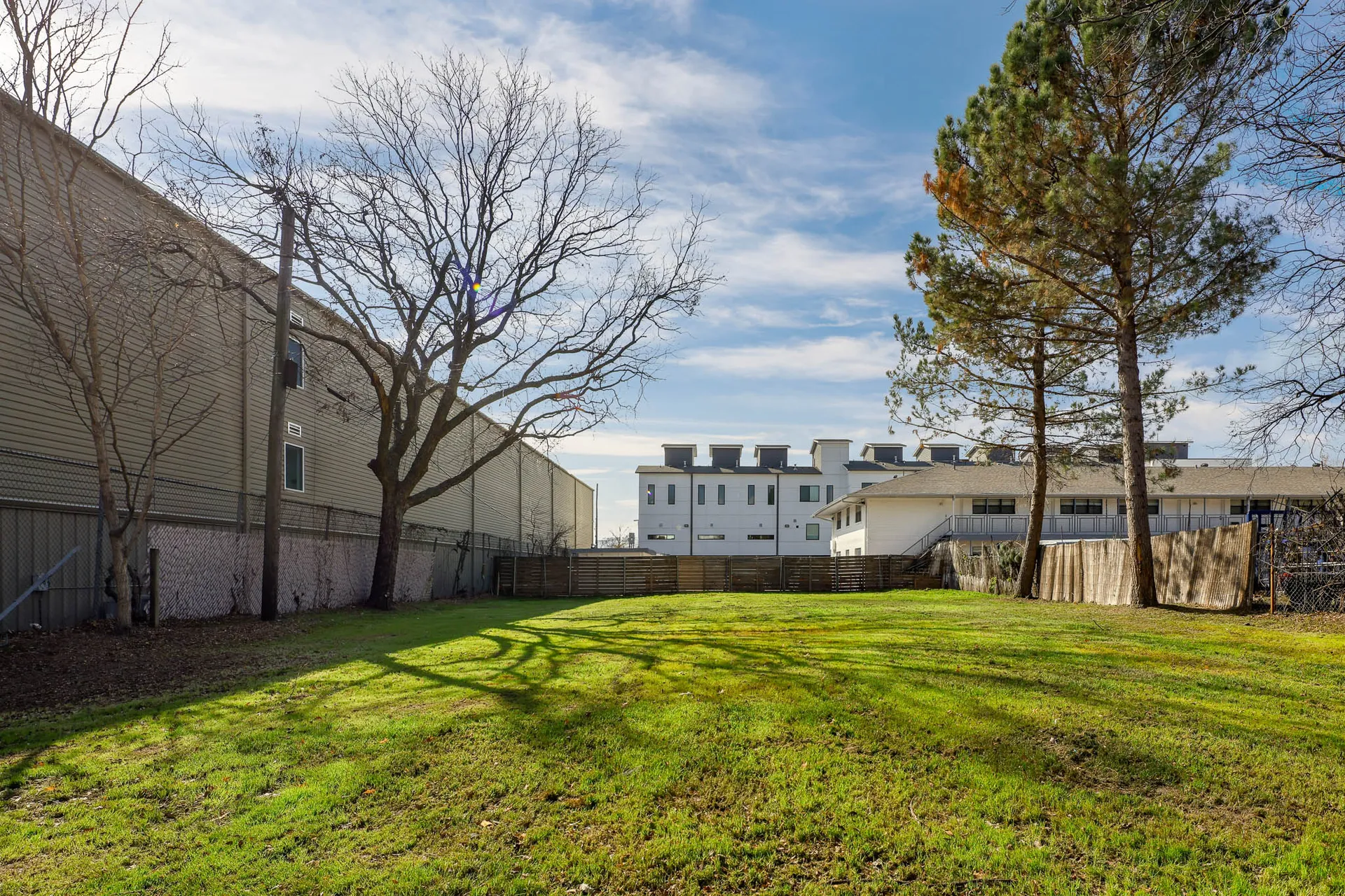 Dallas TX, 1725 N Prairie Avenue