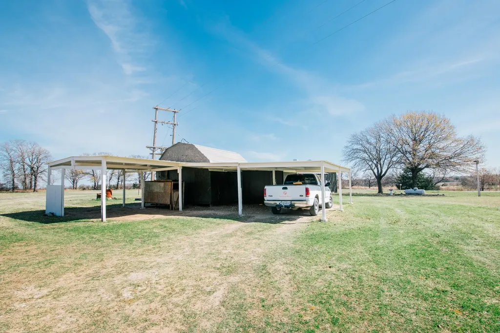 8751 Farm To Market 677 Saint Jo TX 76265