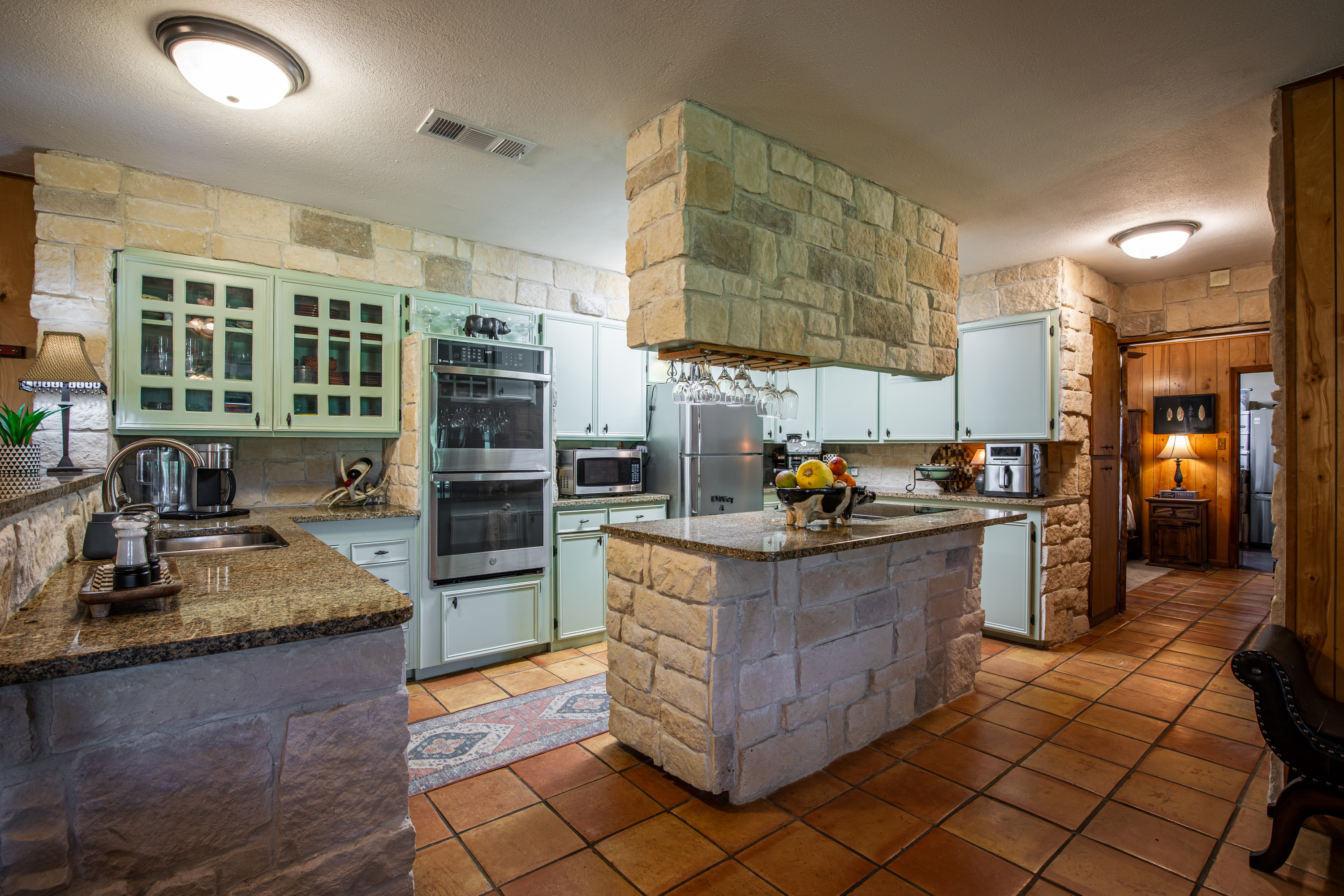 2043 Huddleston Road Sunset TX 76270