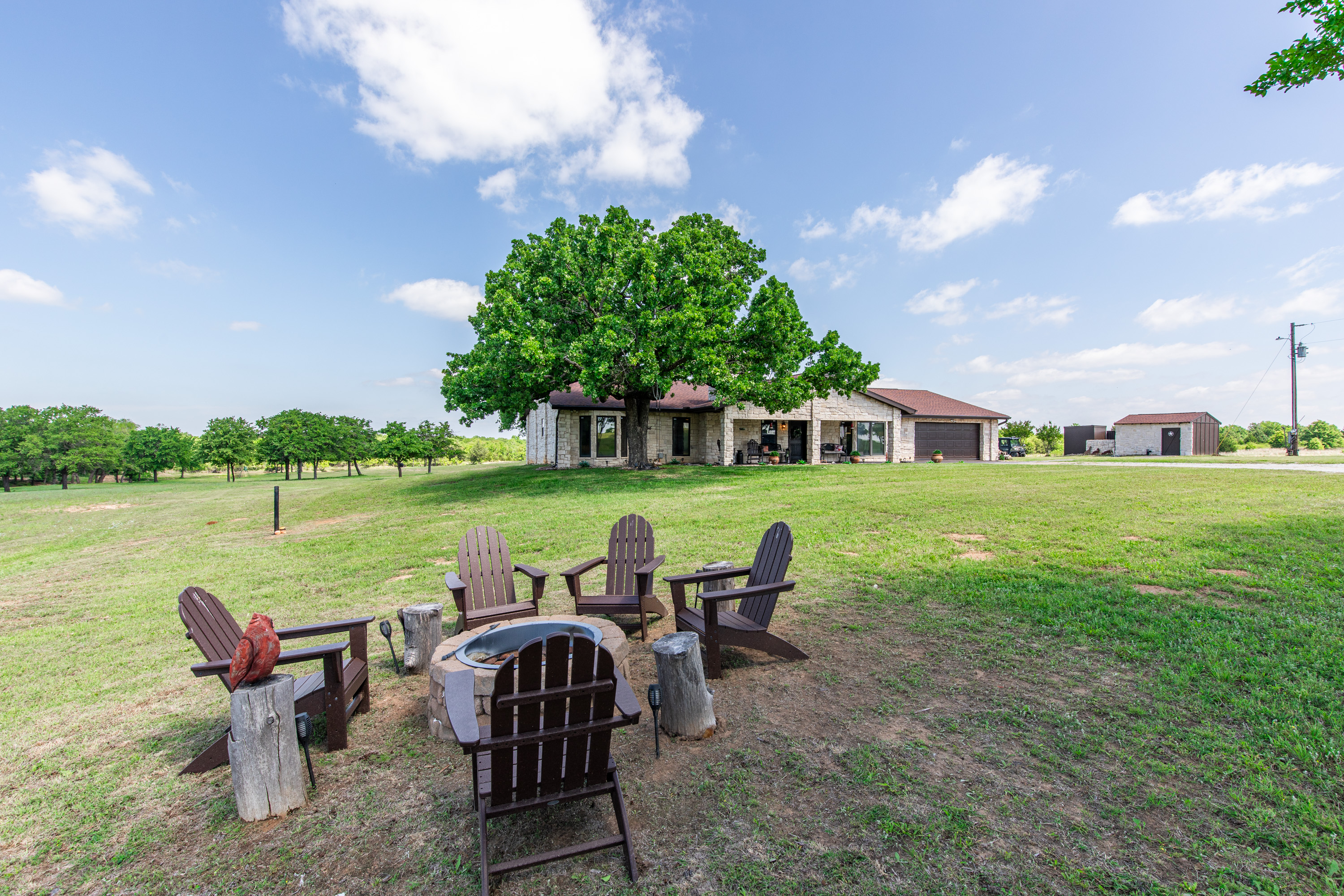 2043 Huddleston Road Sunset TX 76270