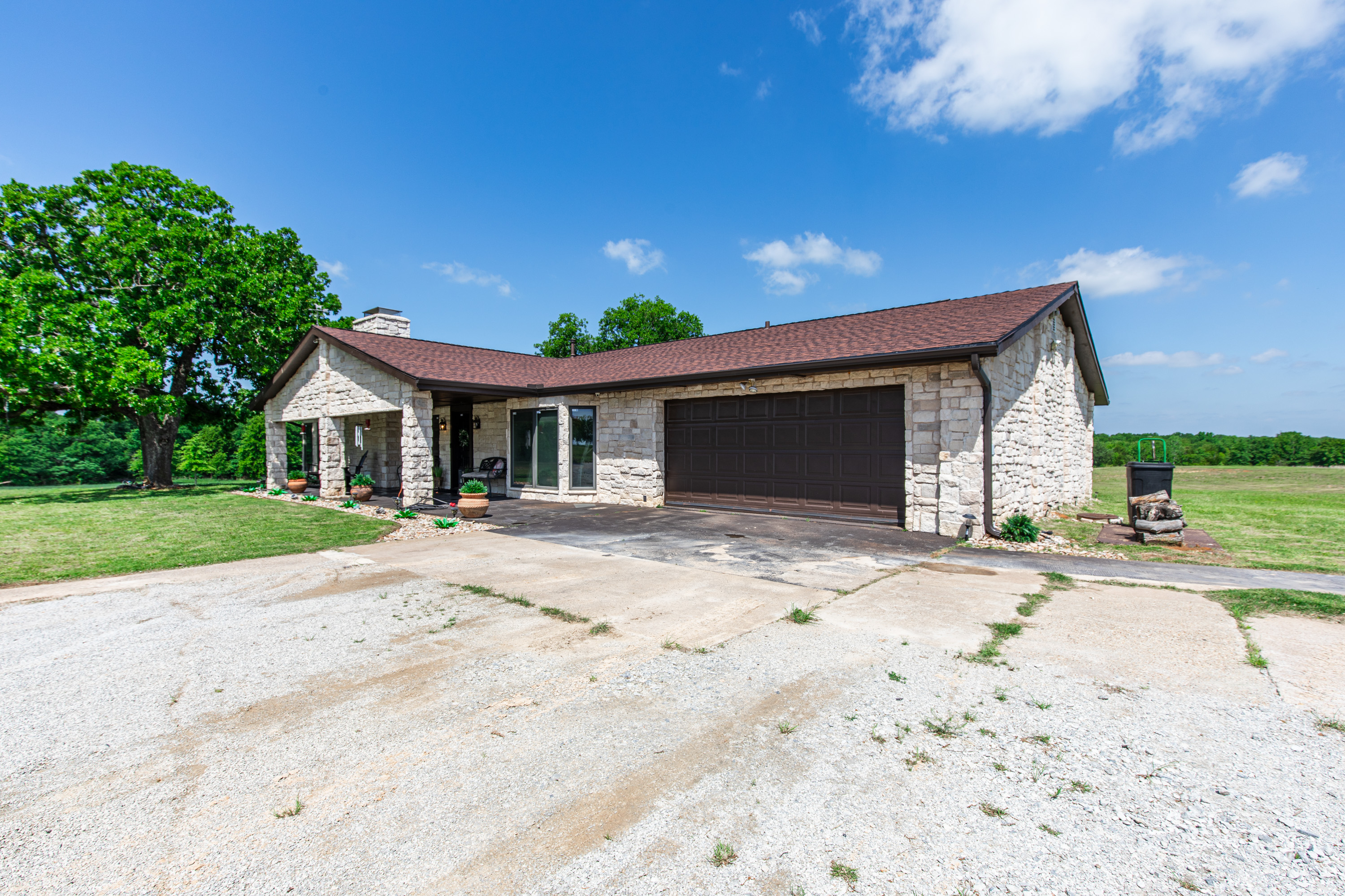 2043 Huddleston Road Sunset TX 76270
