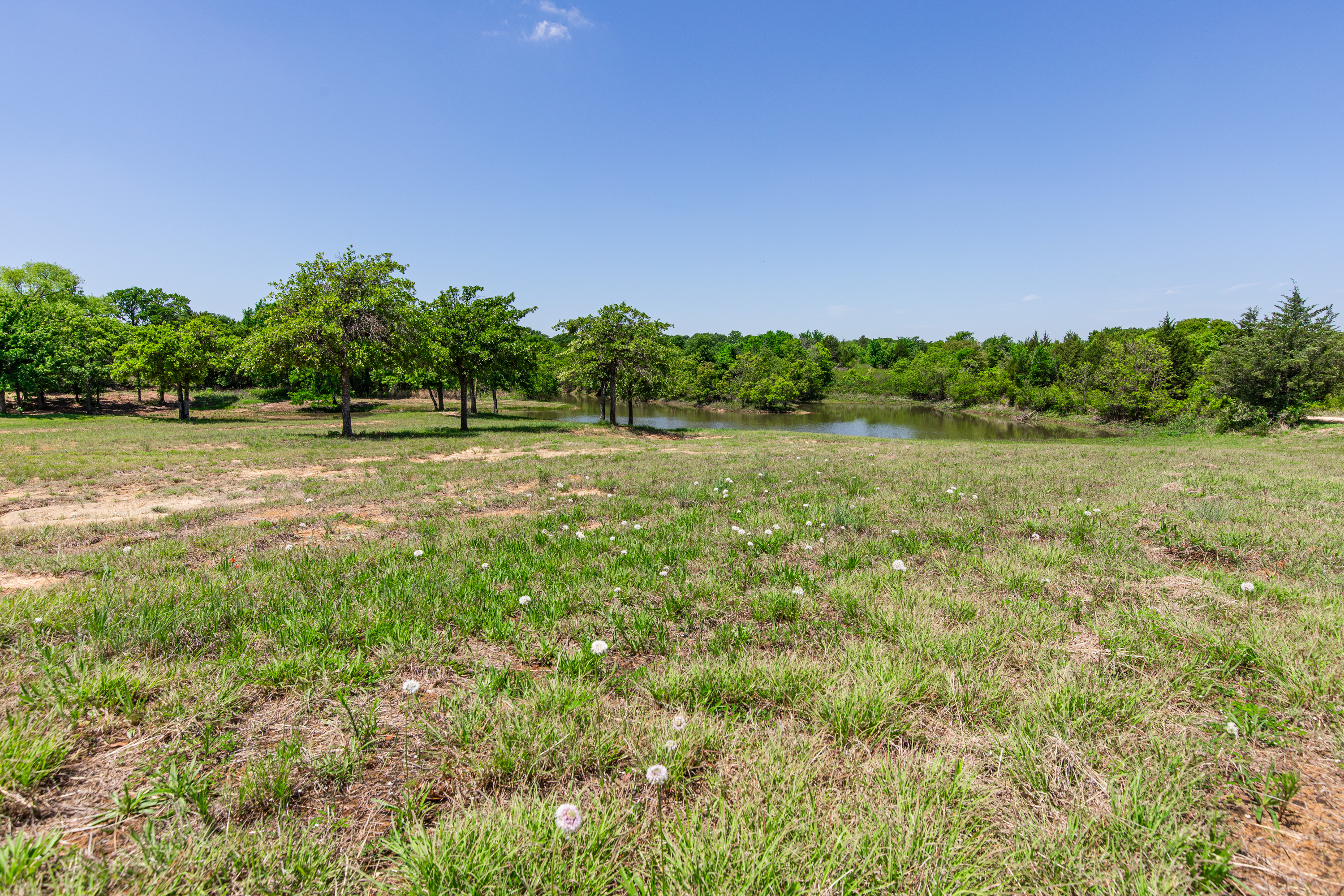2043 Huddleston Road Sunset TX 76270