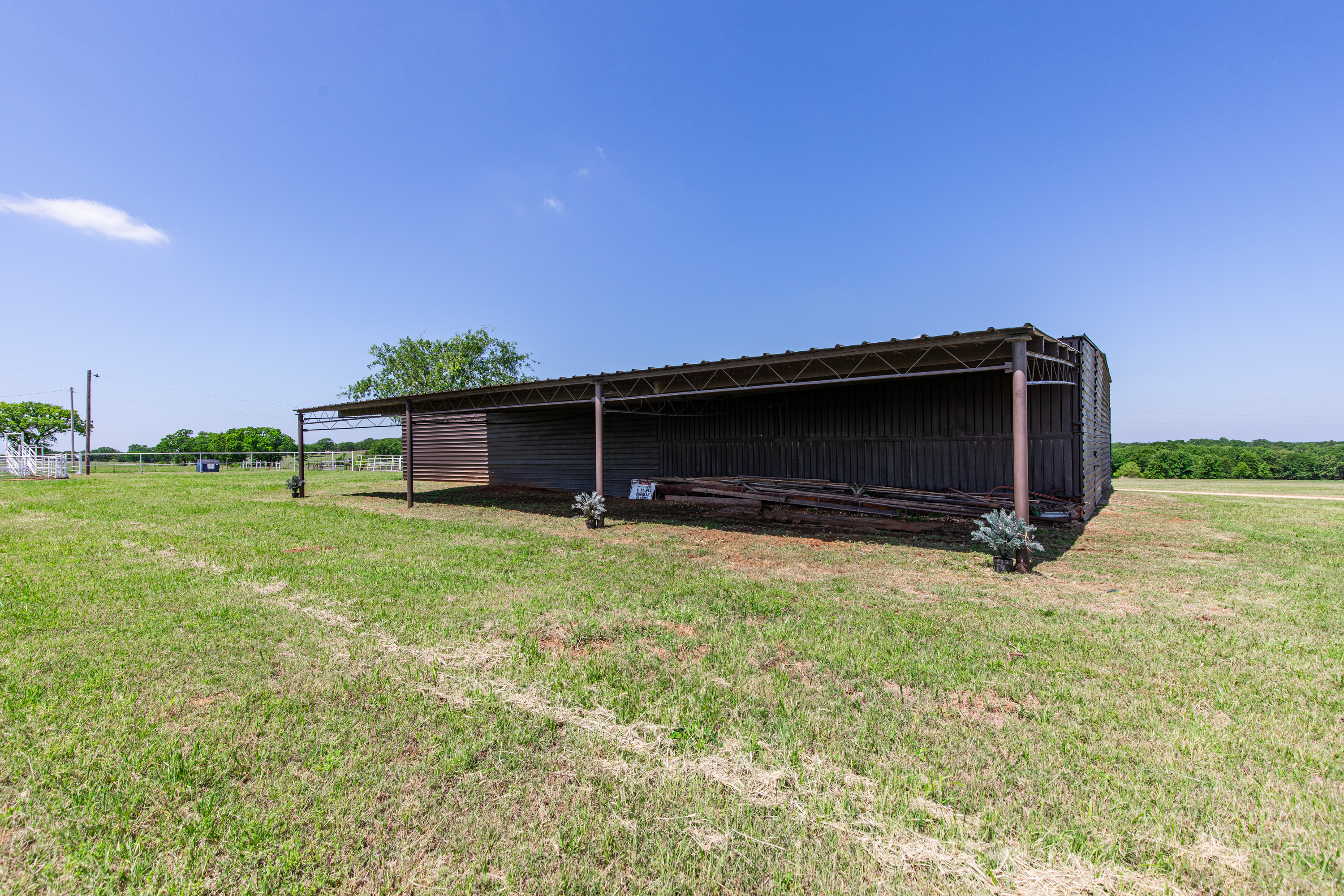2043 Huddleston Road Sunset TX 76270