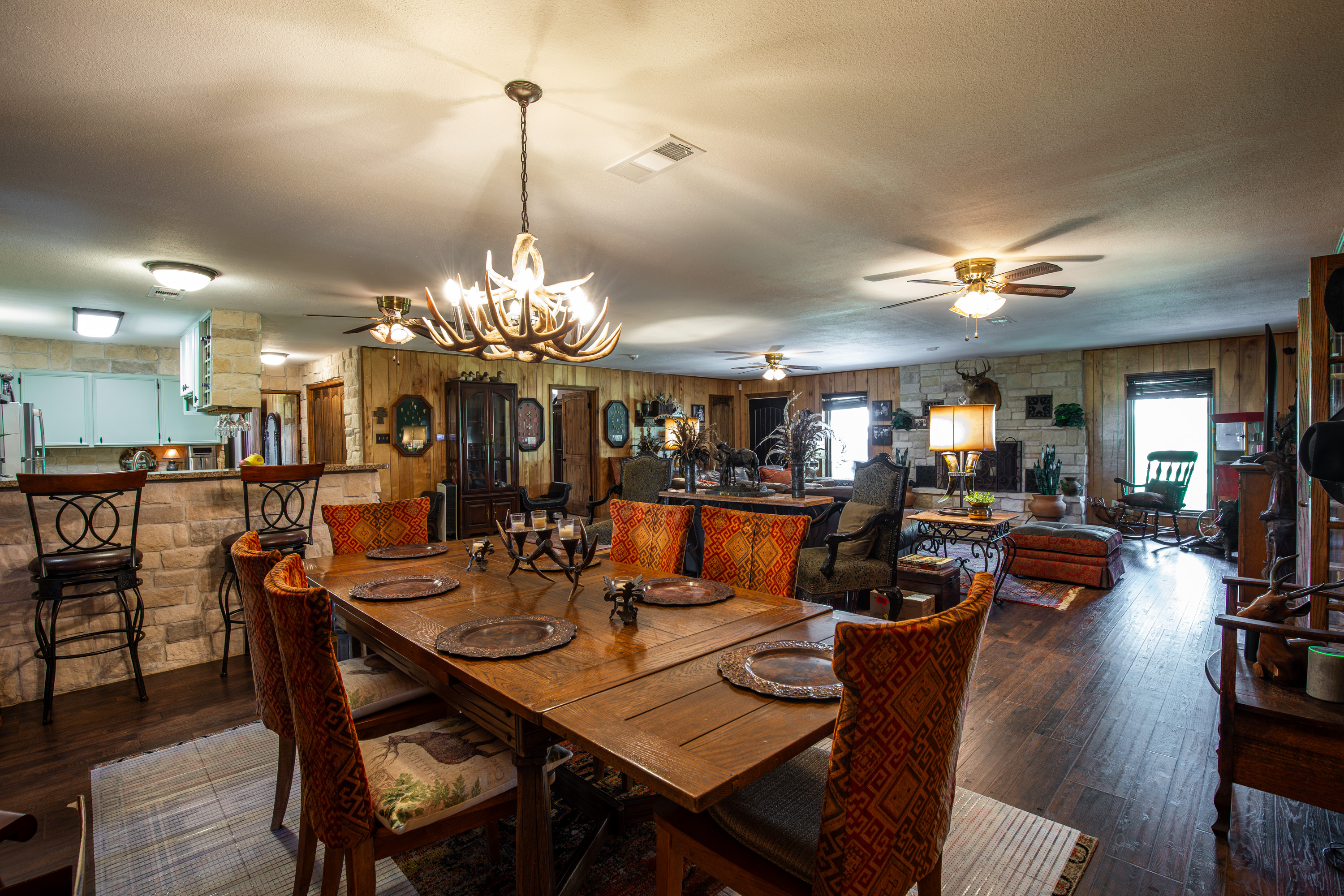 2043 Huddleston Road Sunset TX 76270
