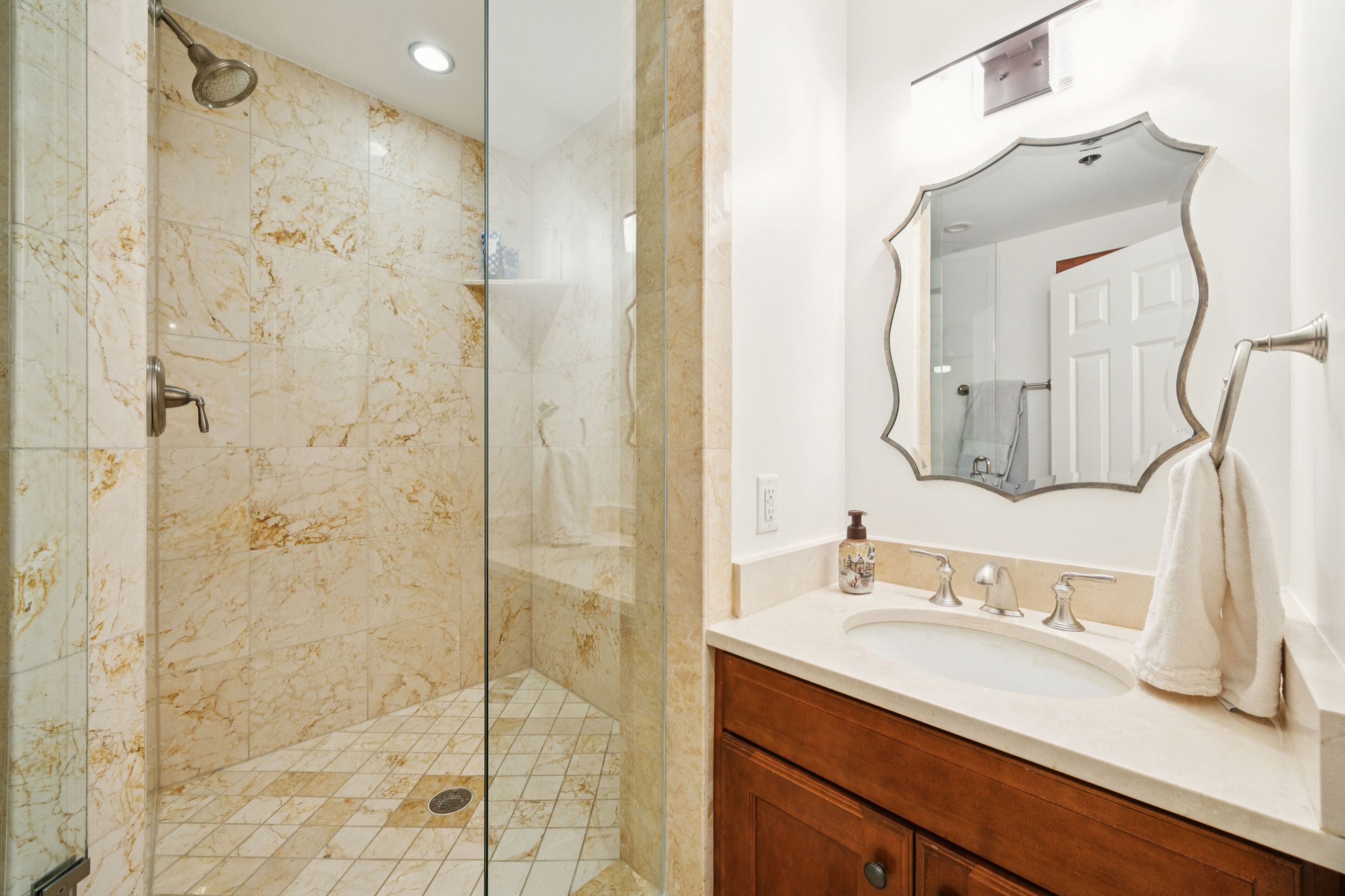 5909 Luther Lane Dallas TX 75225
