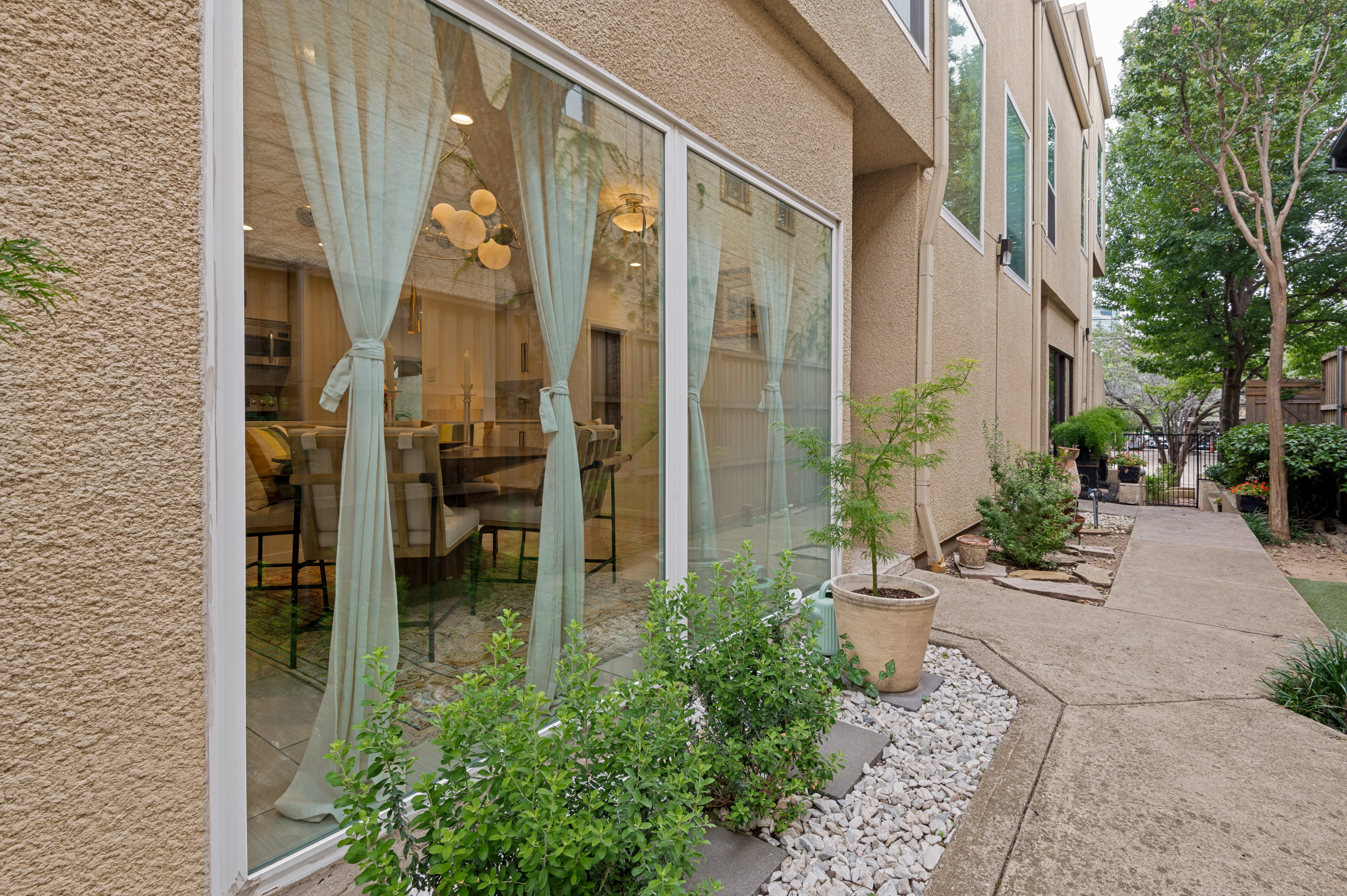 2509 Welborn Street Dallas TX 75219