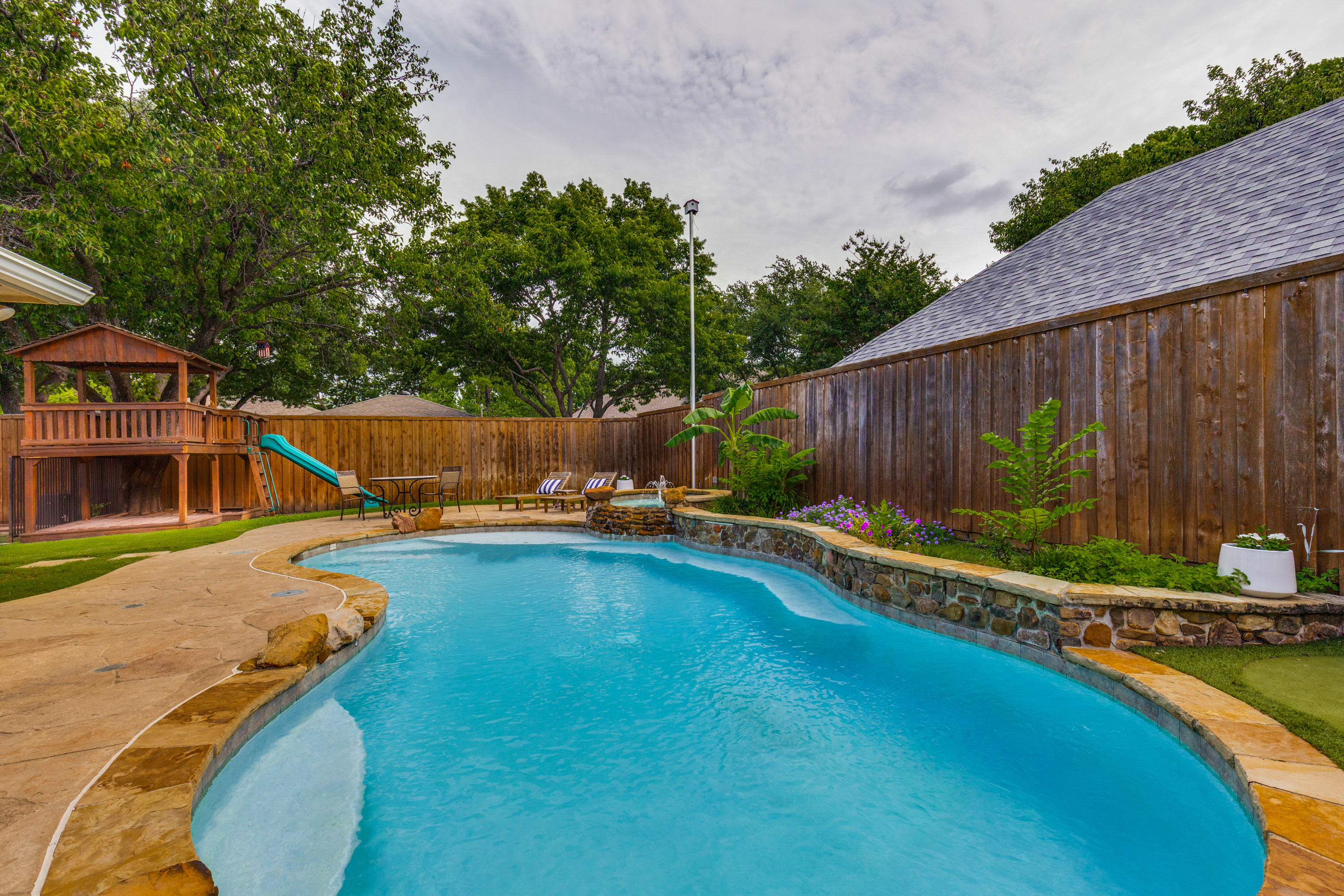18807 Fortson Avenue Dallas TX 75252