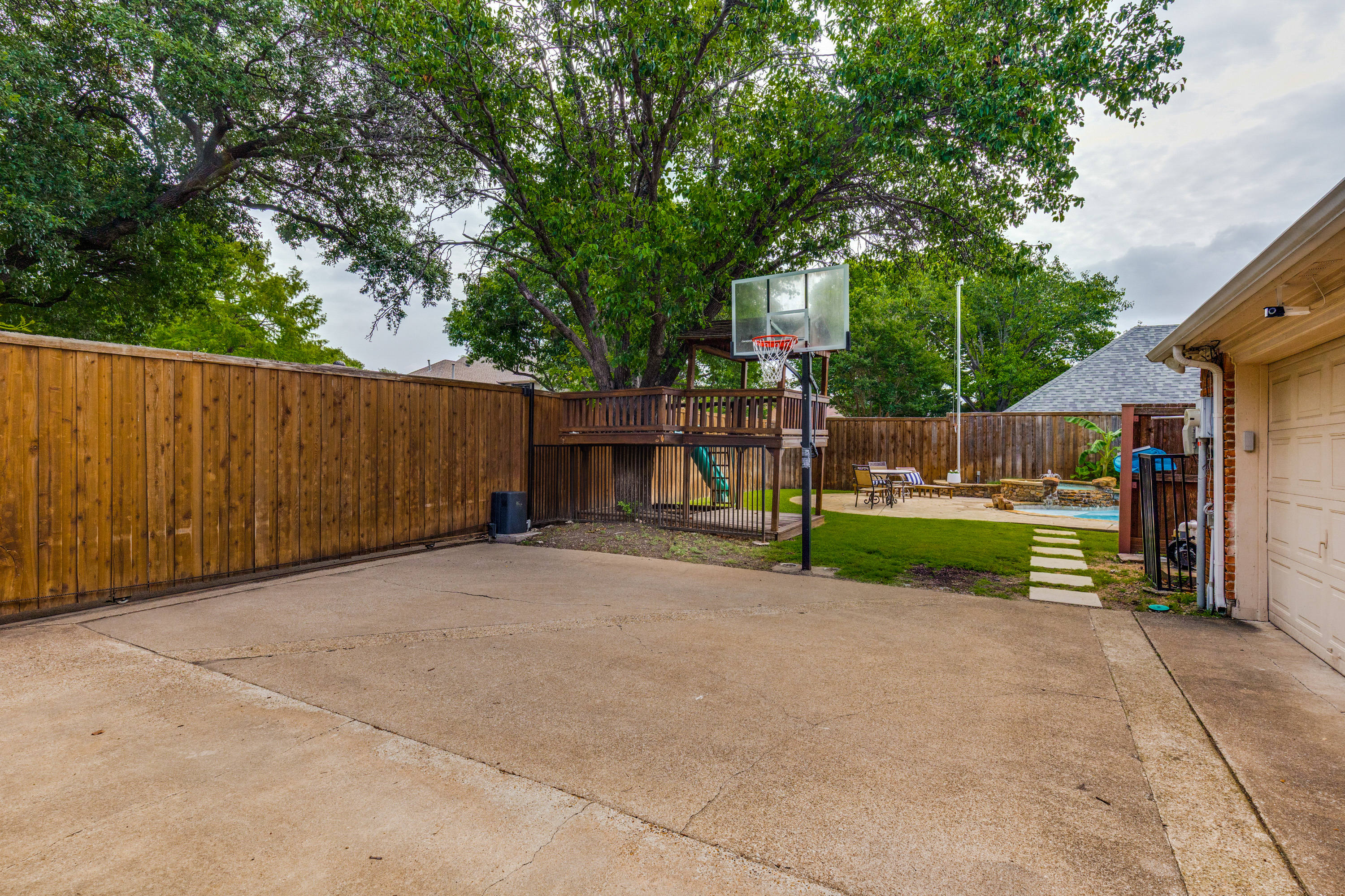 18807 Fortson Avenue Dallas TX 75252