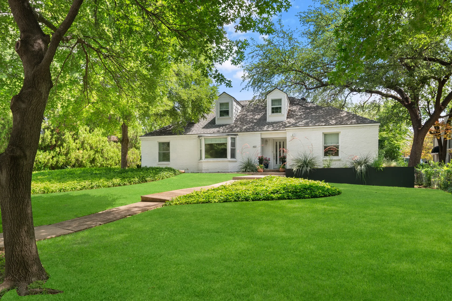 Dallas TX, 622 N Brookside Drive