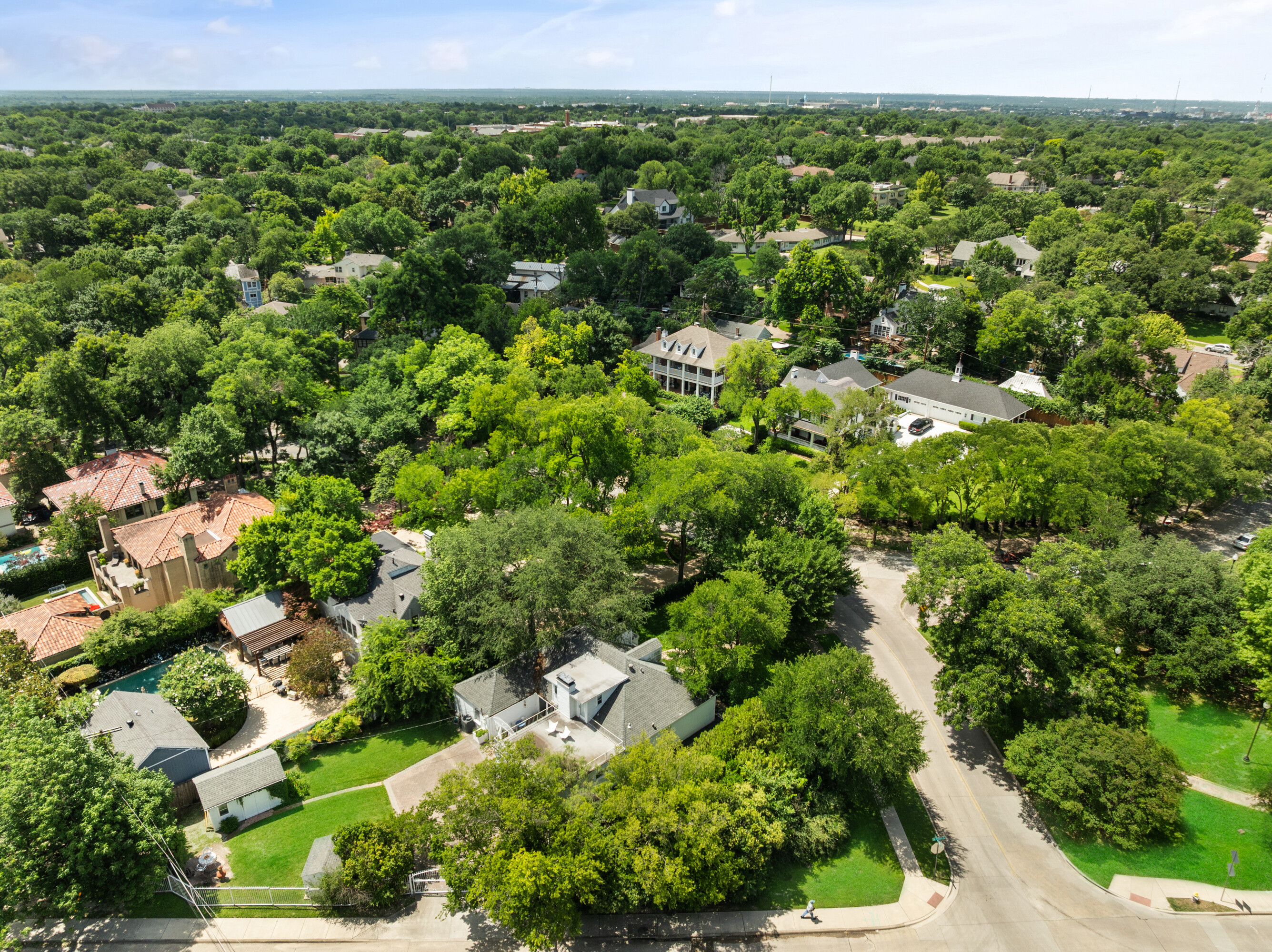 622 N Brookside Drive Dallas TX 75214