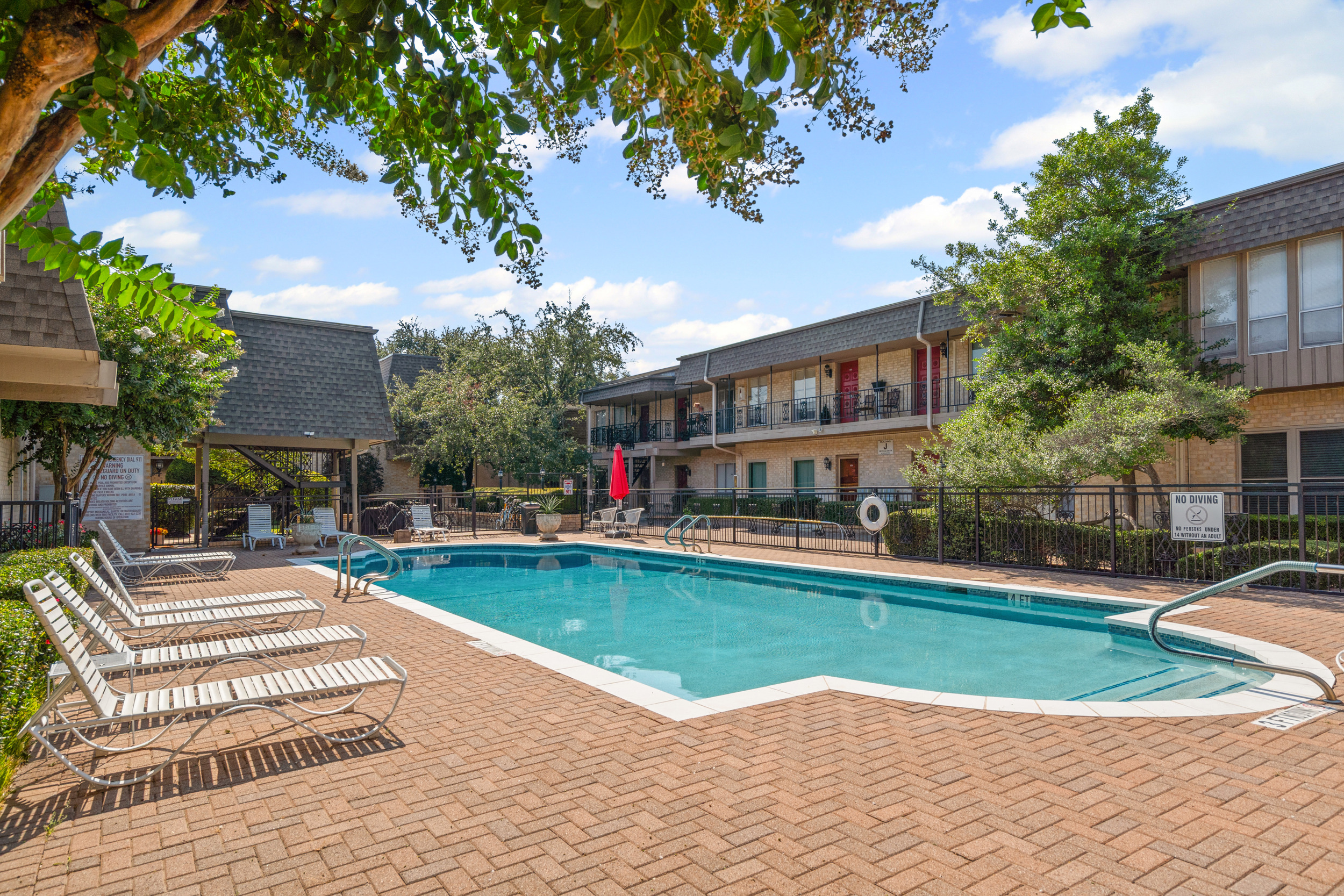 4320 Bellaire Drive S Fort Worth TX 76109