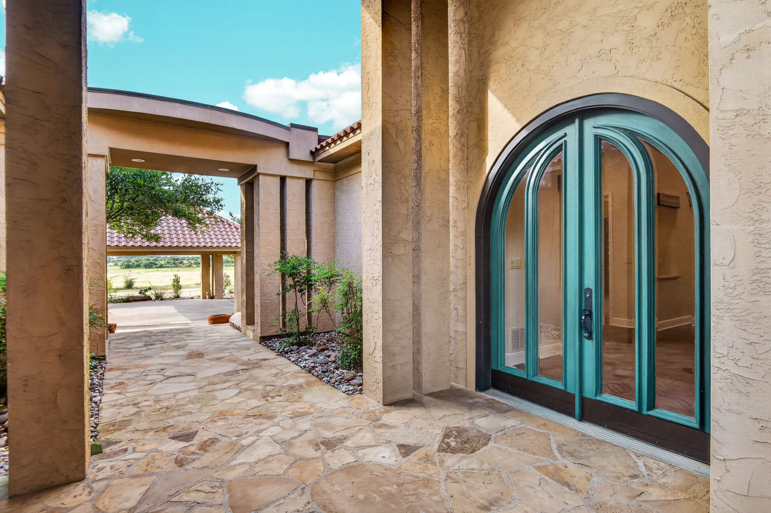 701 W Walcott Street Pilot Point TX 76258