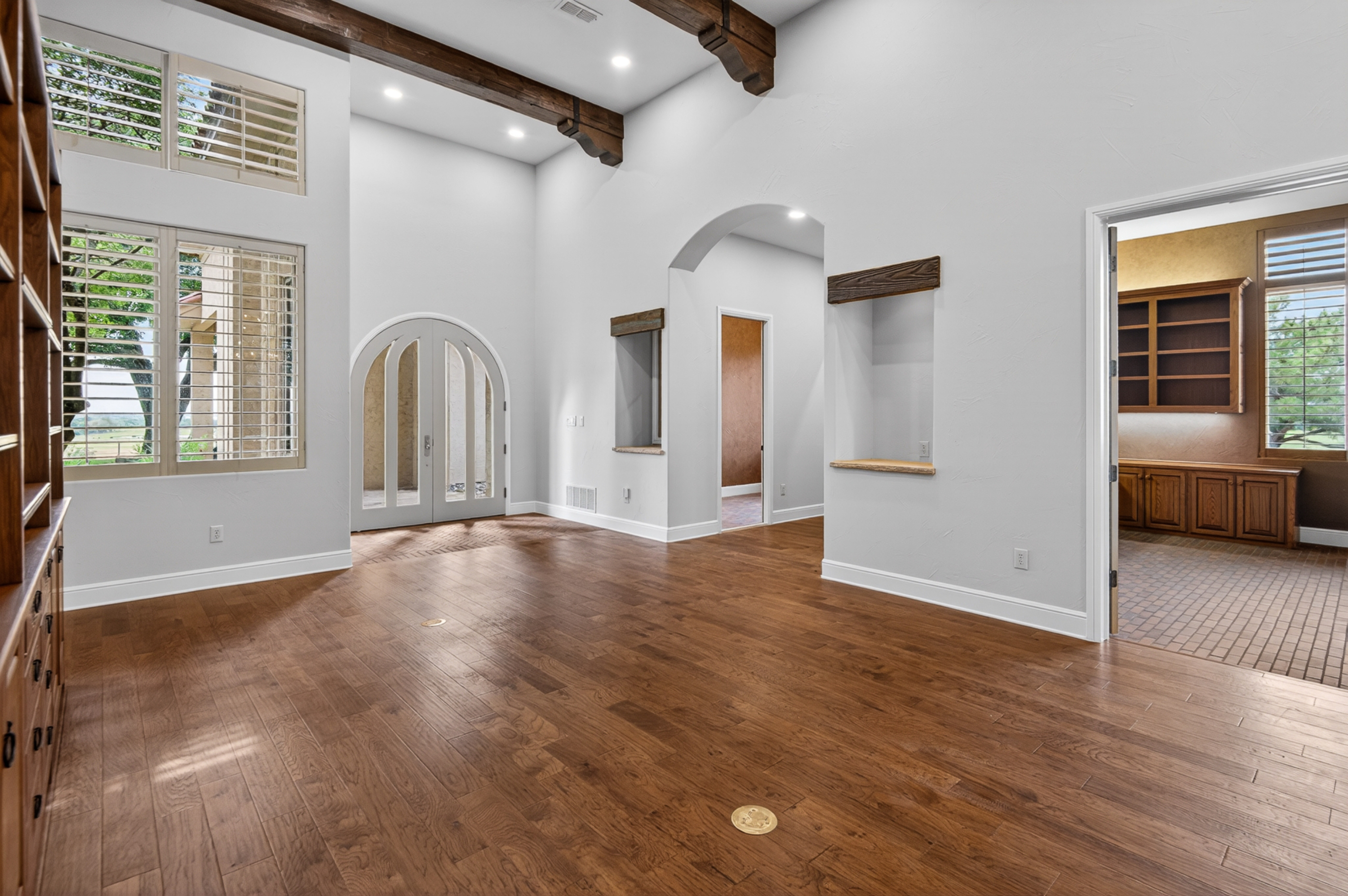 701 W Walcott Street Pilot Point TX 76258