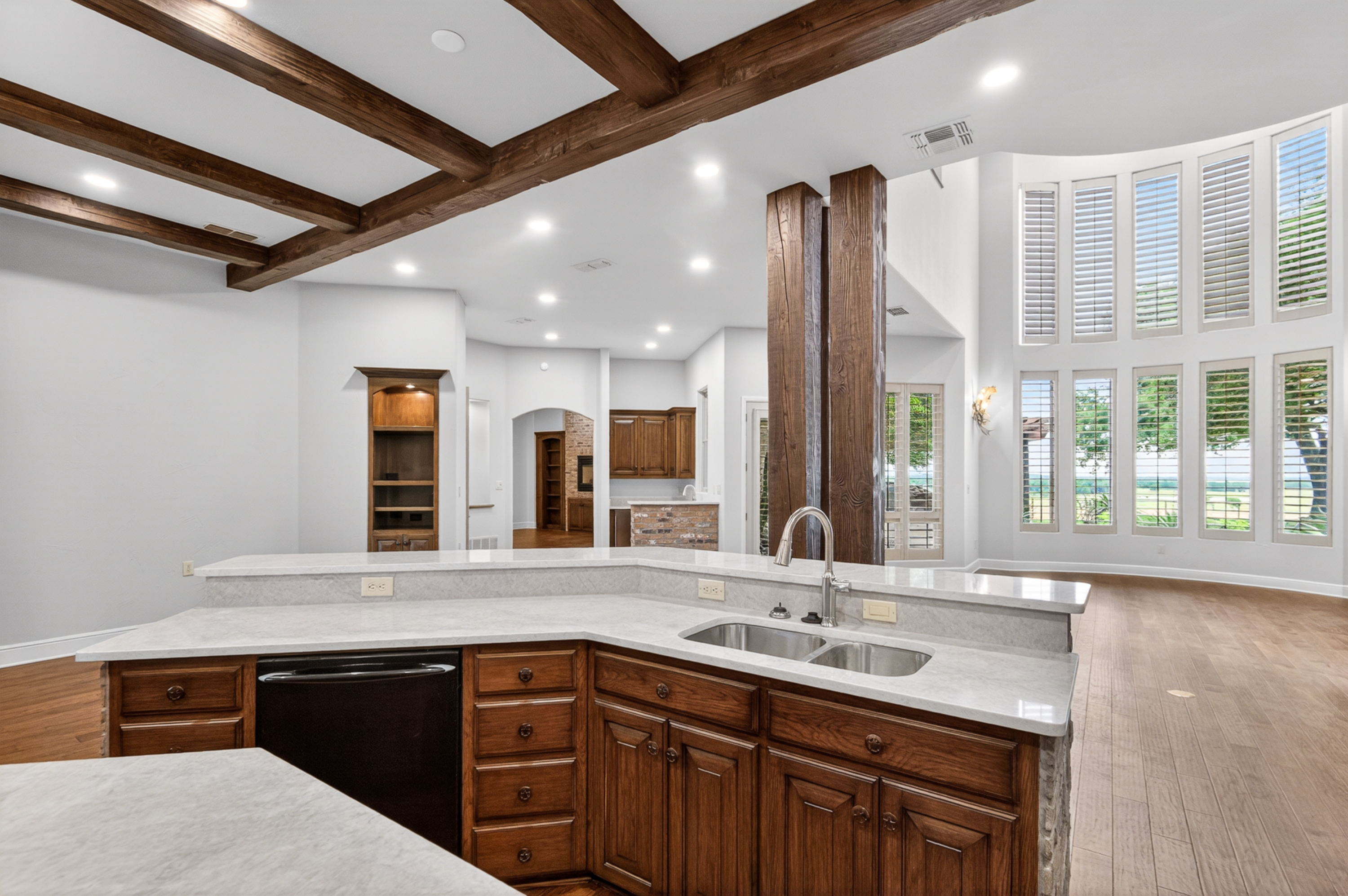 701 W Walcott Street Pilot Point TX 76258