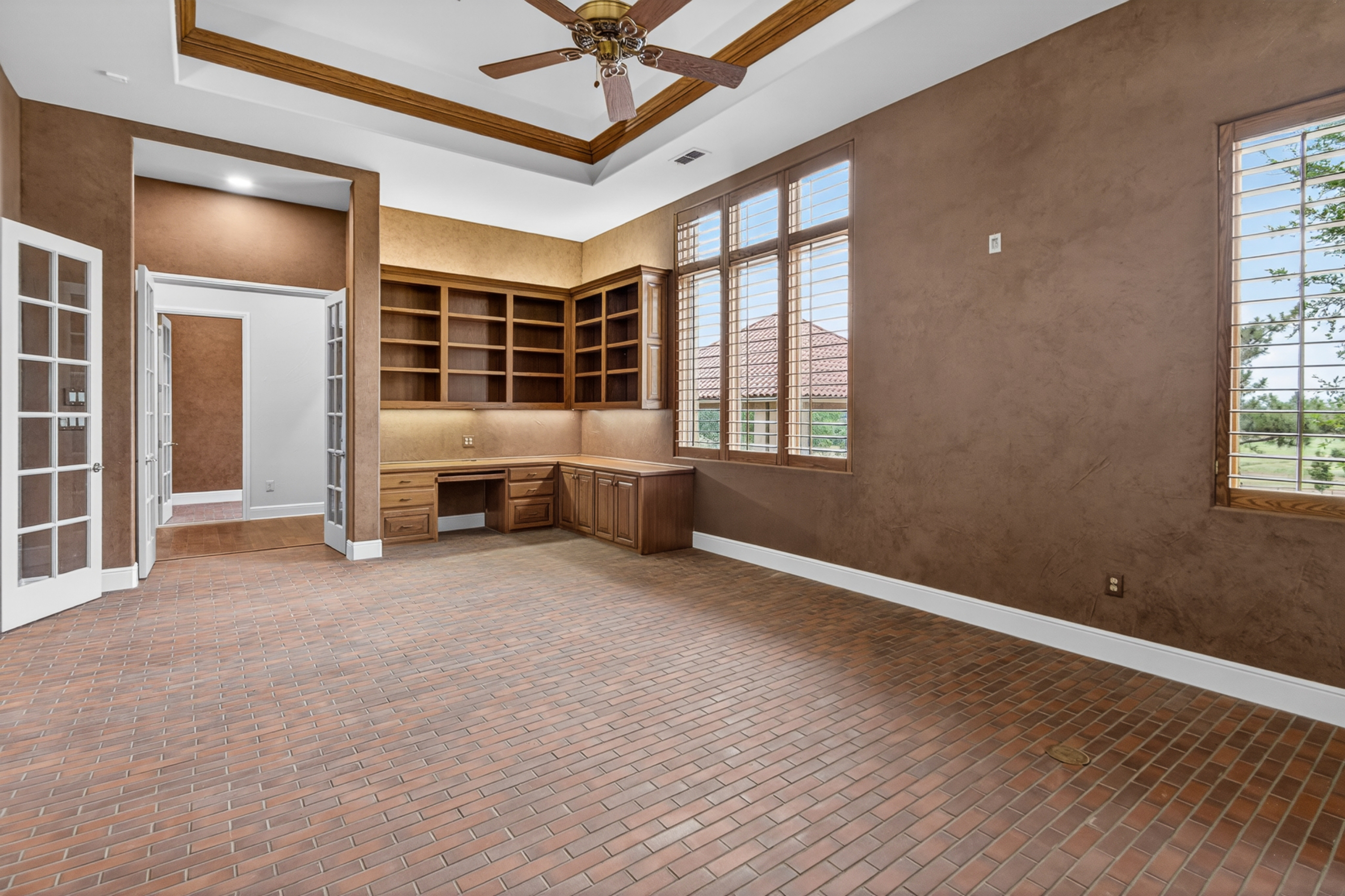 701 W Walcott Street Pilot Point TX 76258