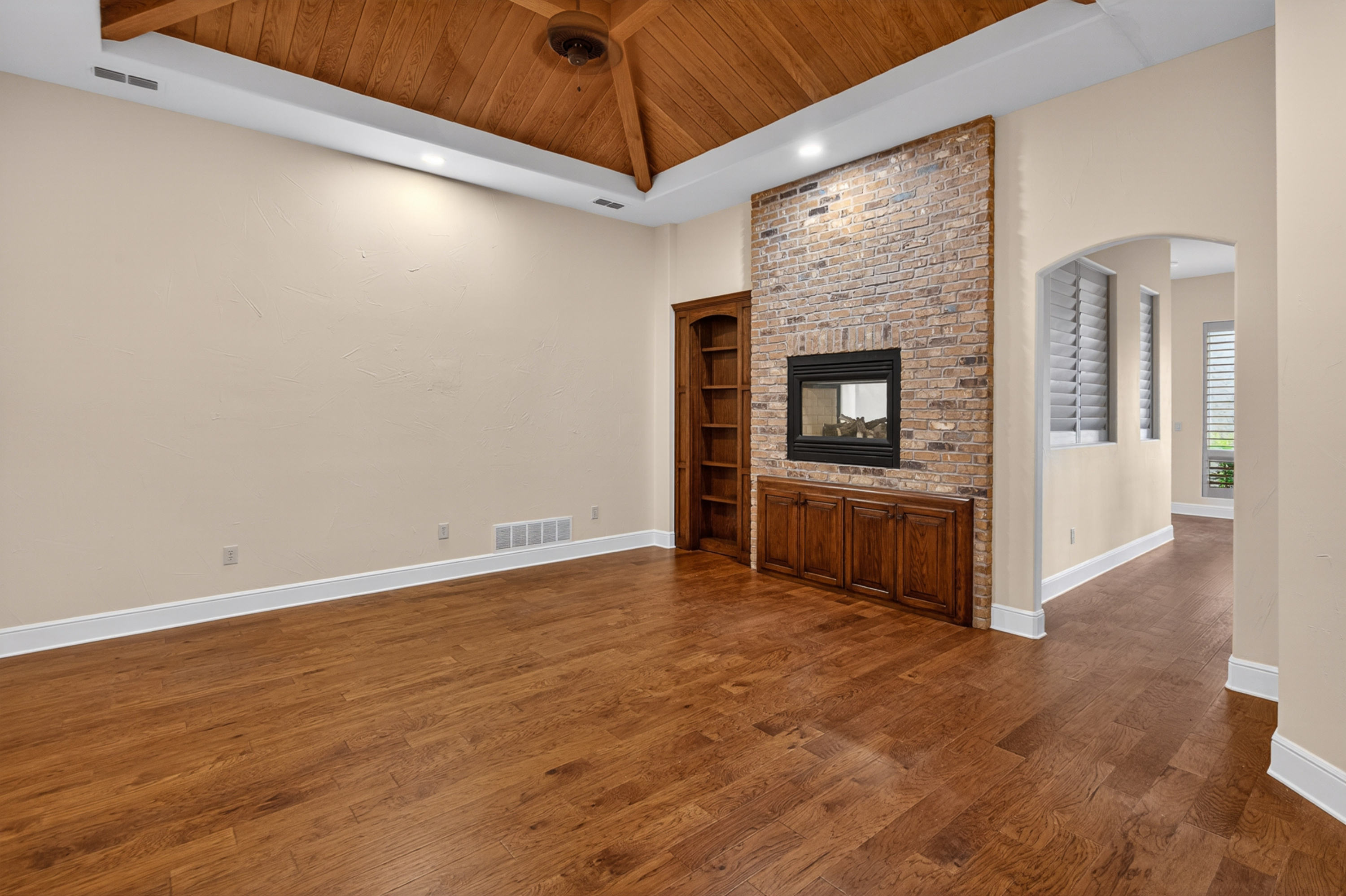 701 W Walcott Street Pilot Point TX 76258