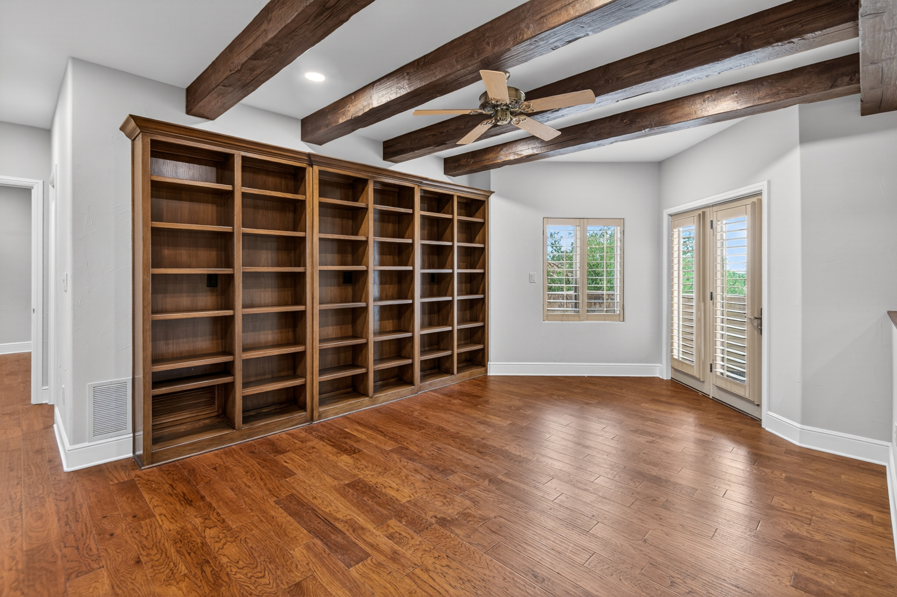 701 W Walcott Street Pilot Point TX 76258