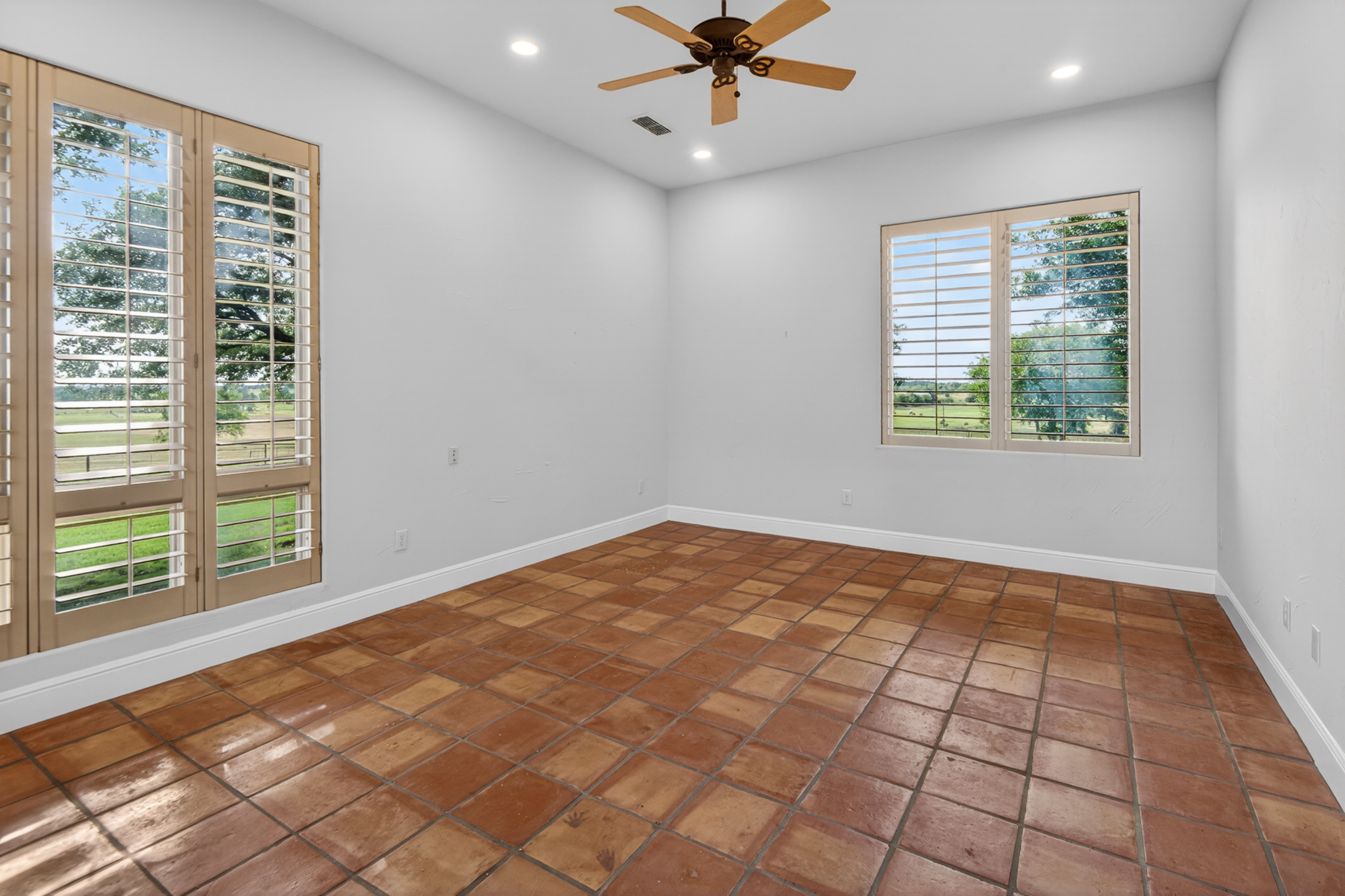 701 W Walcott Street Pilot Point TX 76258