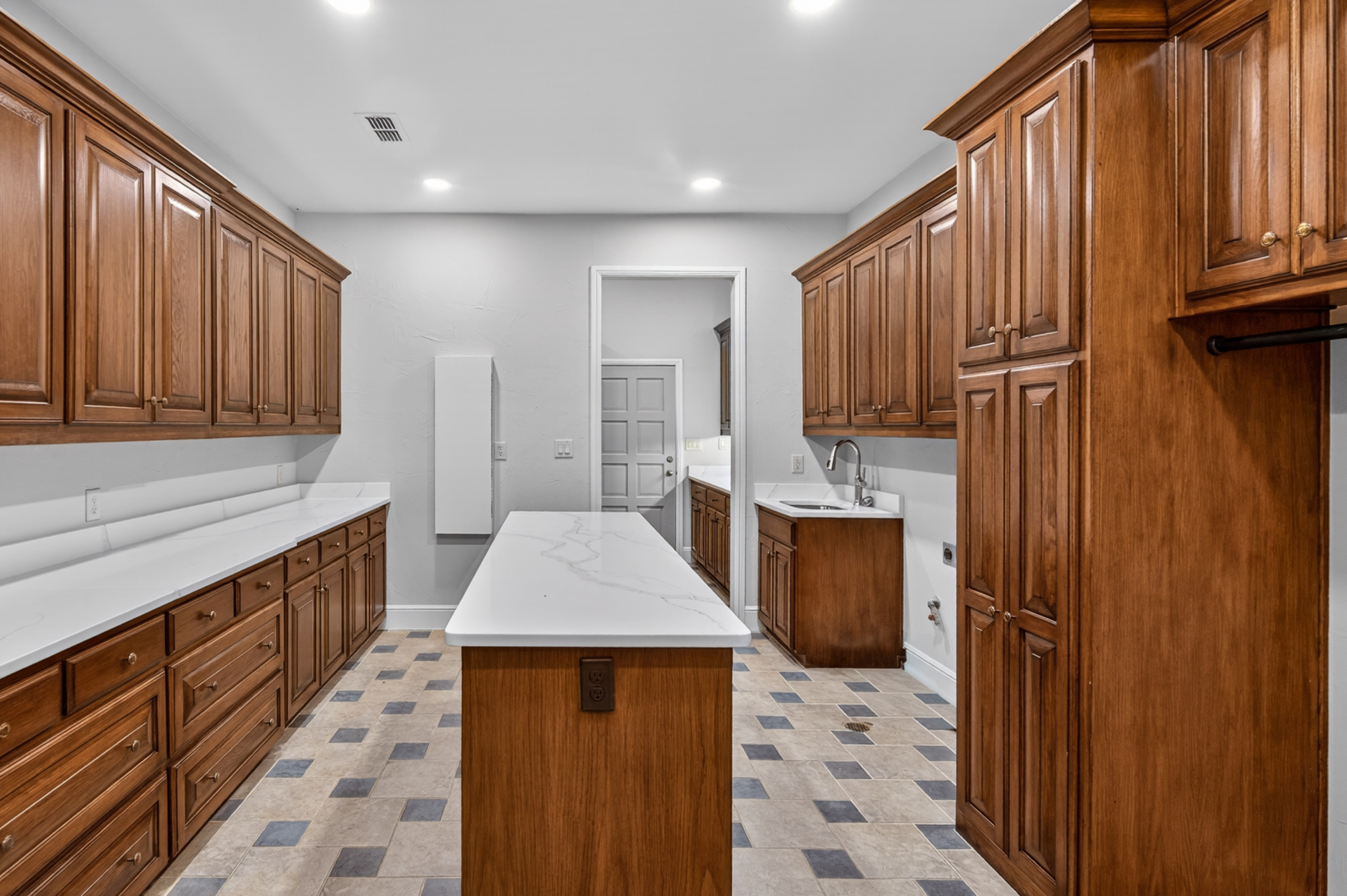 701 W Walcott Street Pilot Point TX 76258