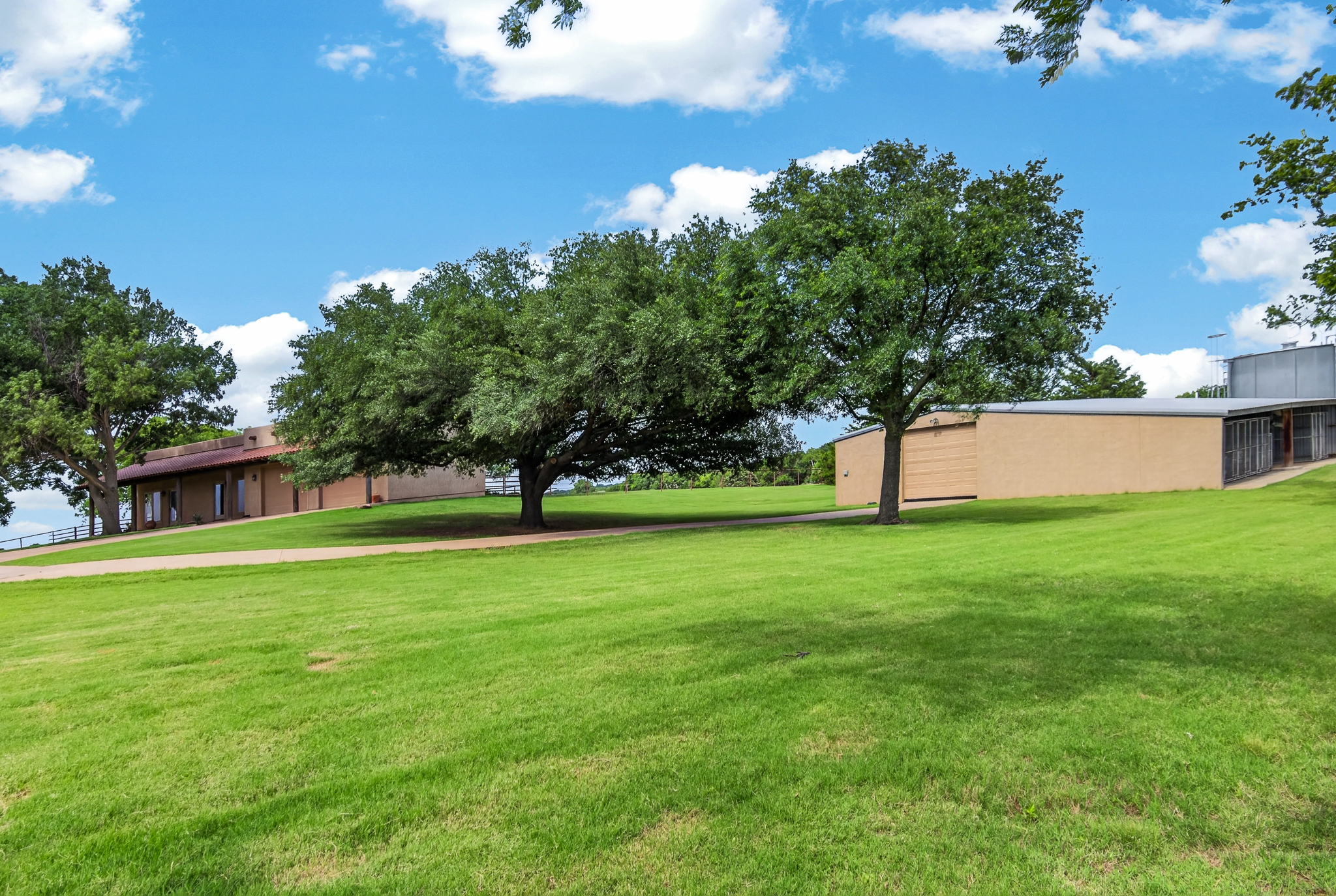 701 W Walcott Street Pilot Point TX 76258