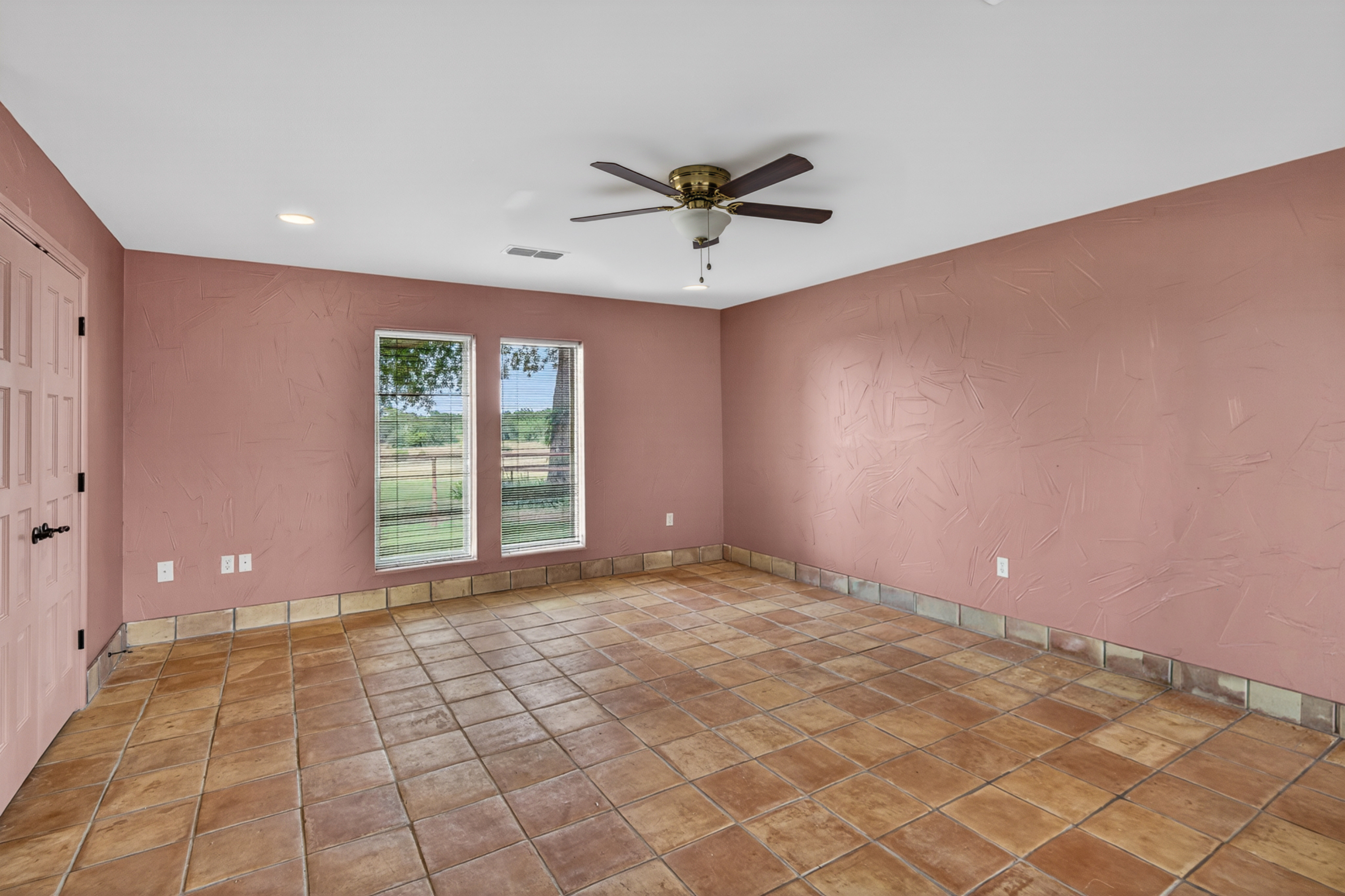 701 W Walcott Street Pilot Point TX 76258