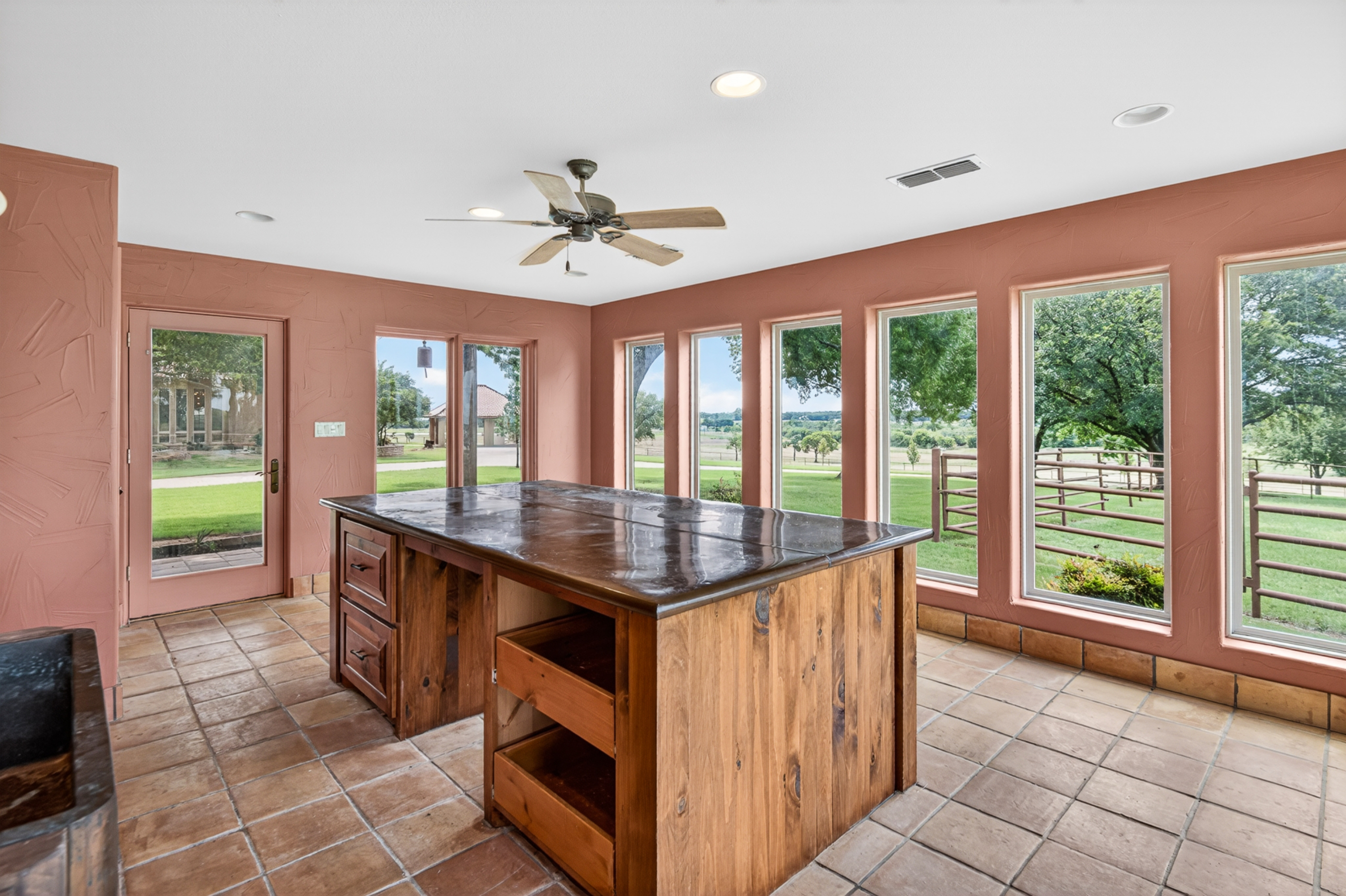 701 W Walcott Street Pilot Point TX 76258