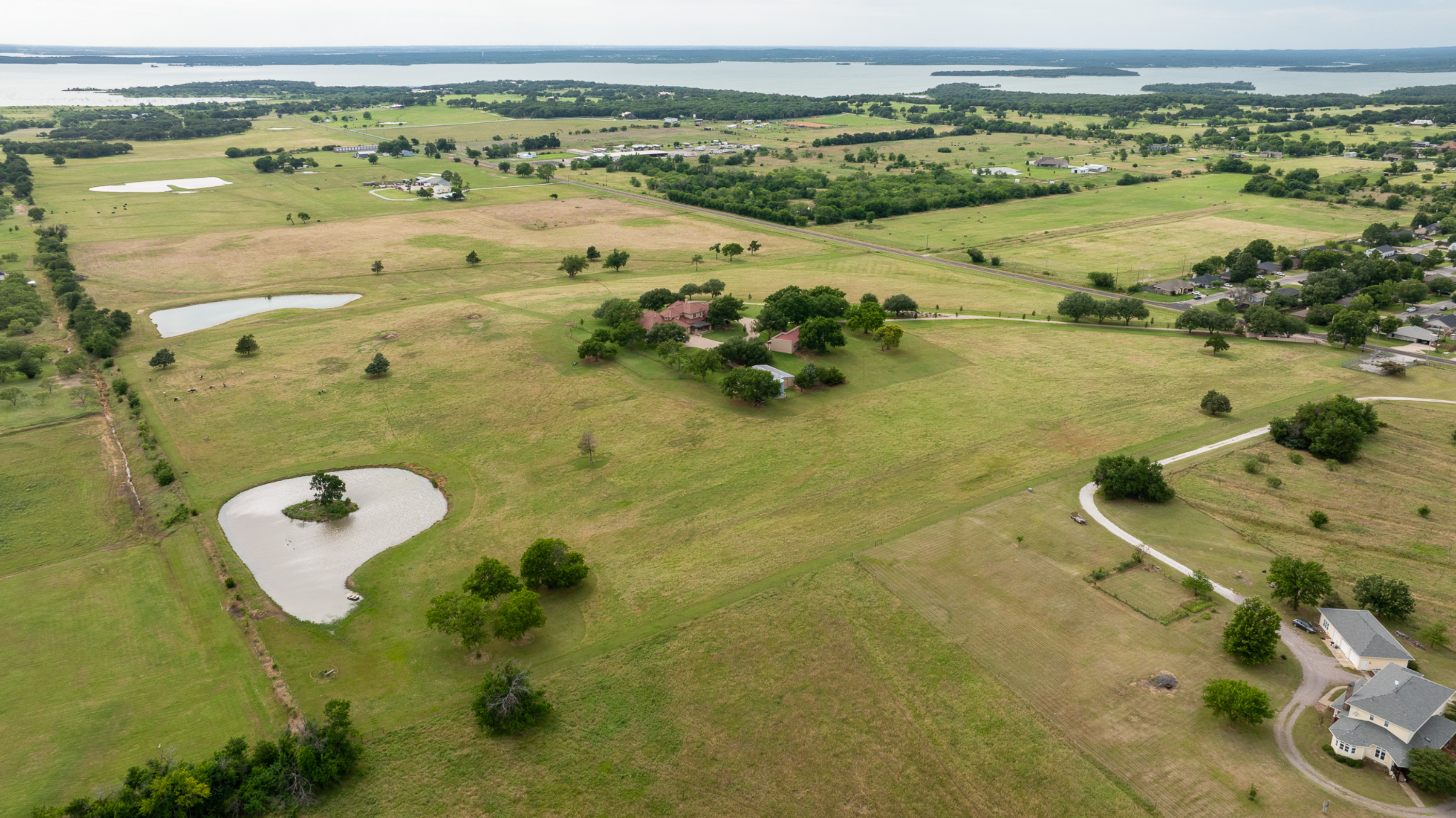 701 W Walcott Street Pilot Point TX 76258