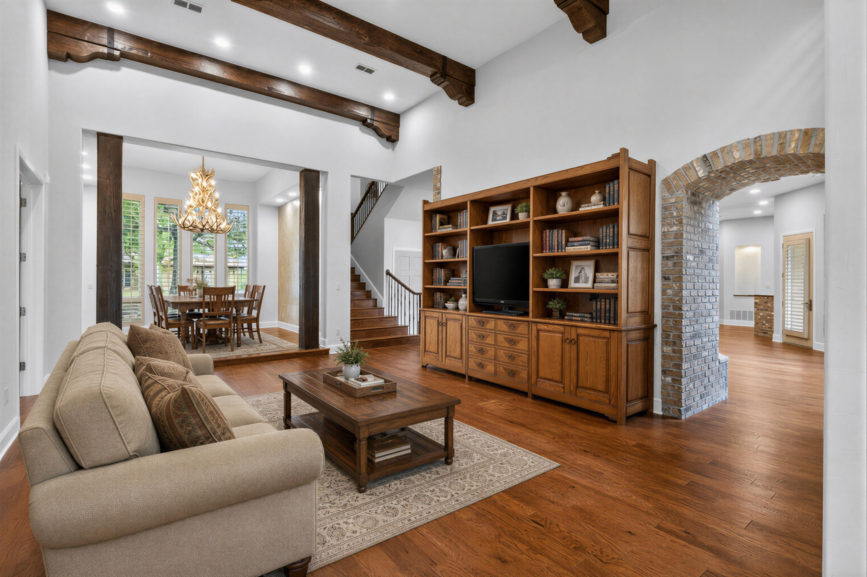 701 W Walcott Street Pilot Point TX 76258