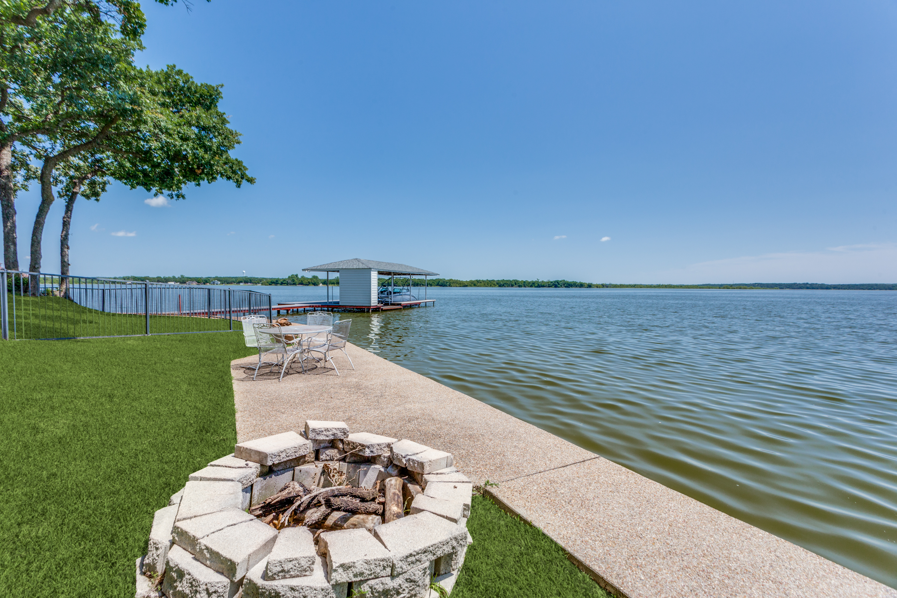 452 Windjammer Lane Azle TX 76020