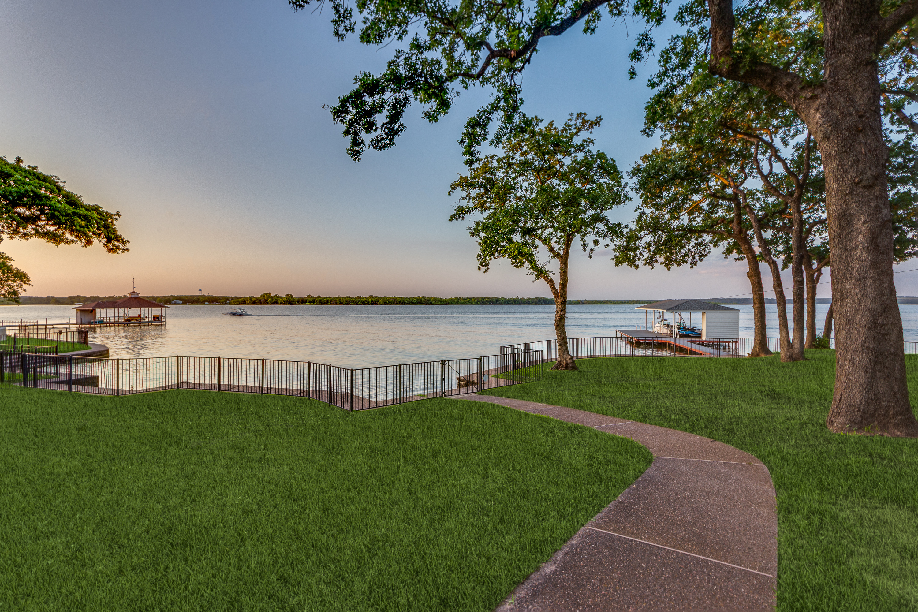 452 Windjammer Lane Azle TX 76020