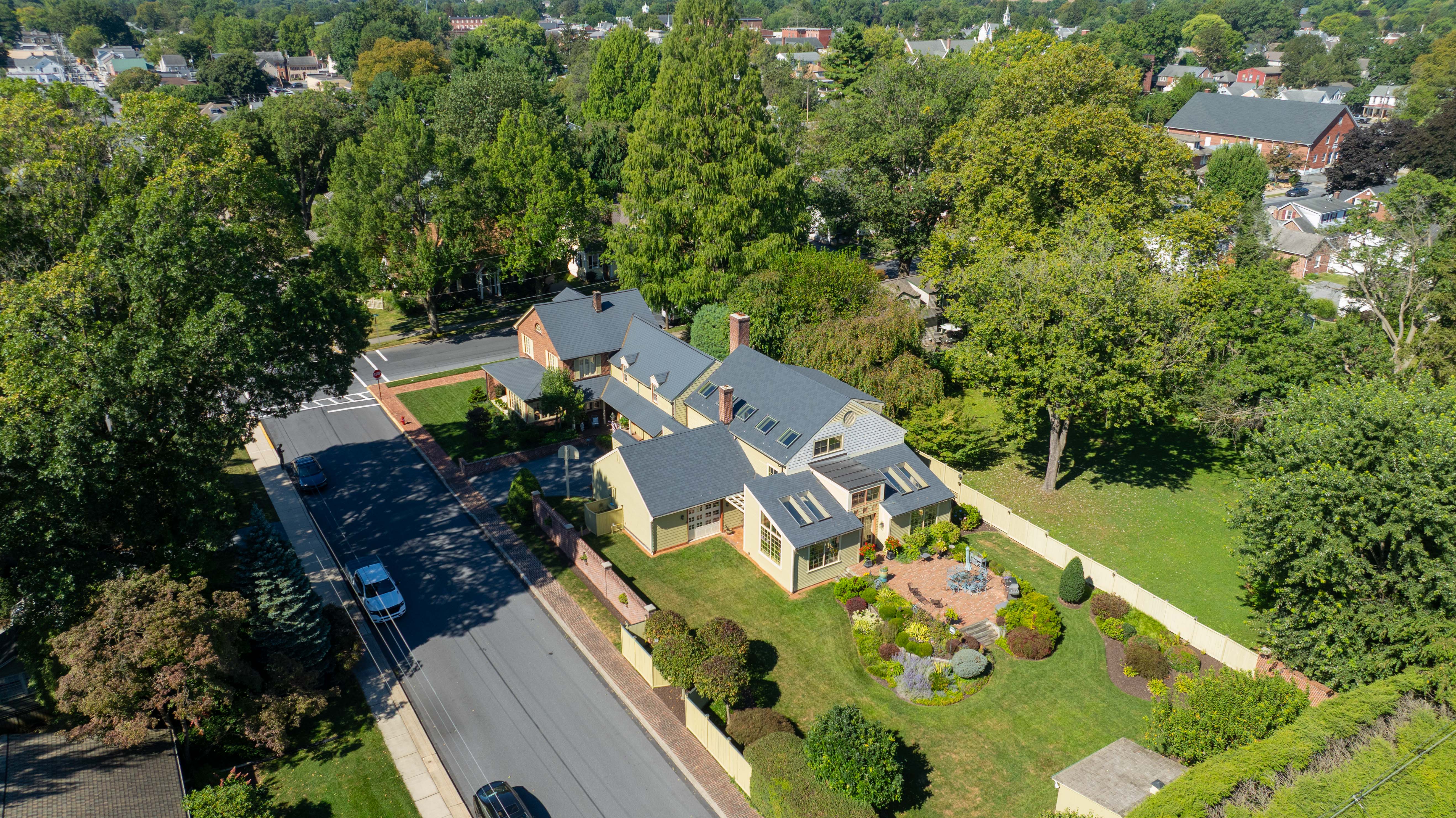 81 S Linden Street Manheim PA 17545