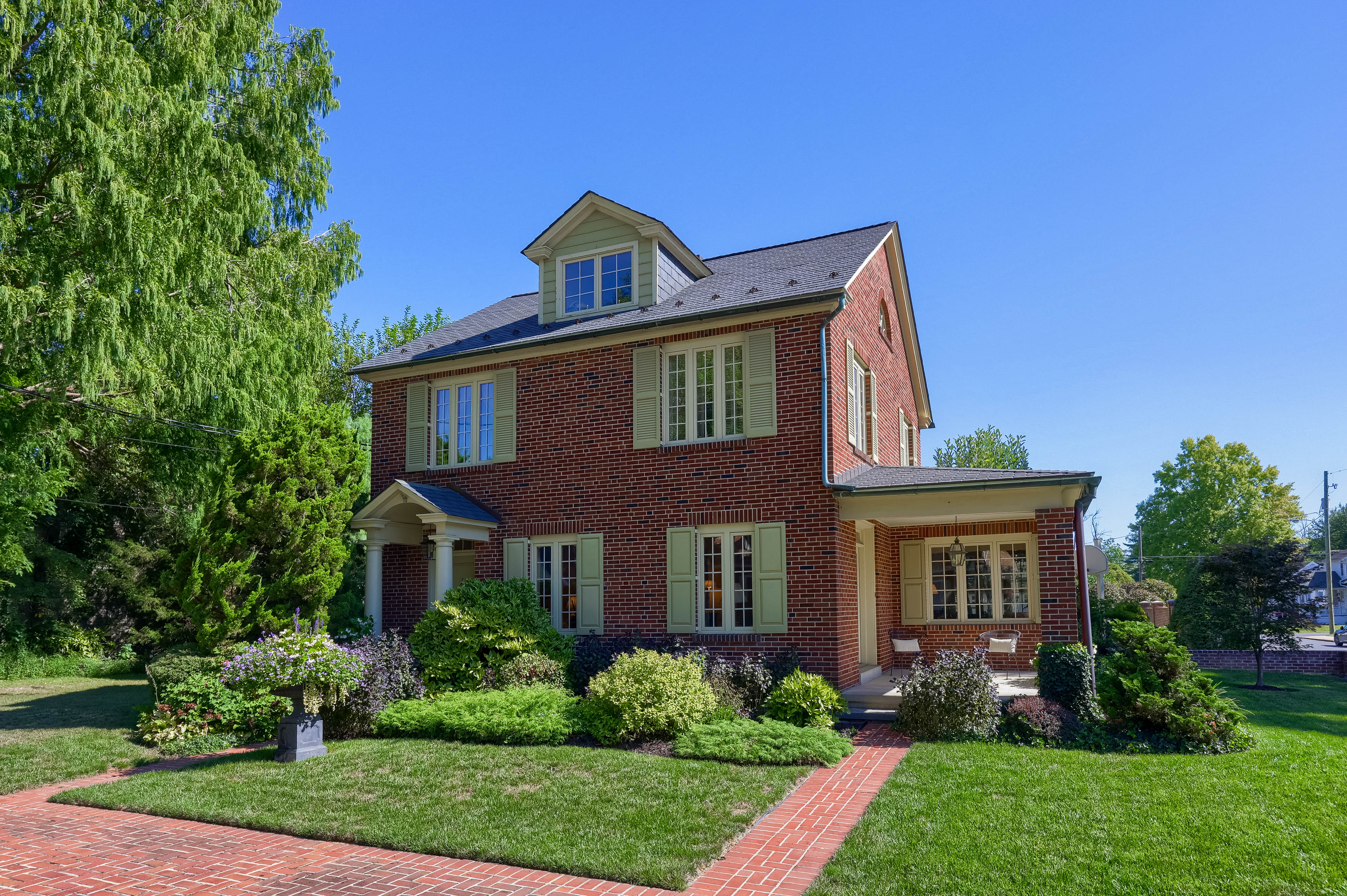 81 S Linden Street Manheim PA 17545