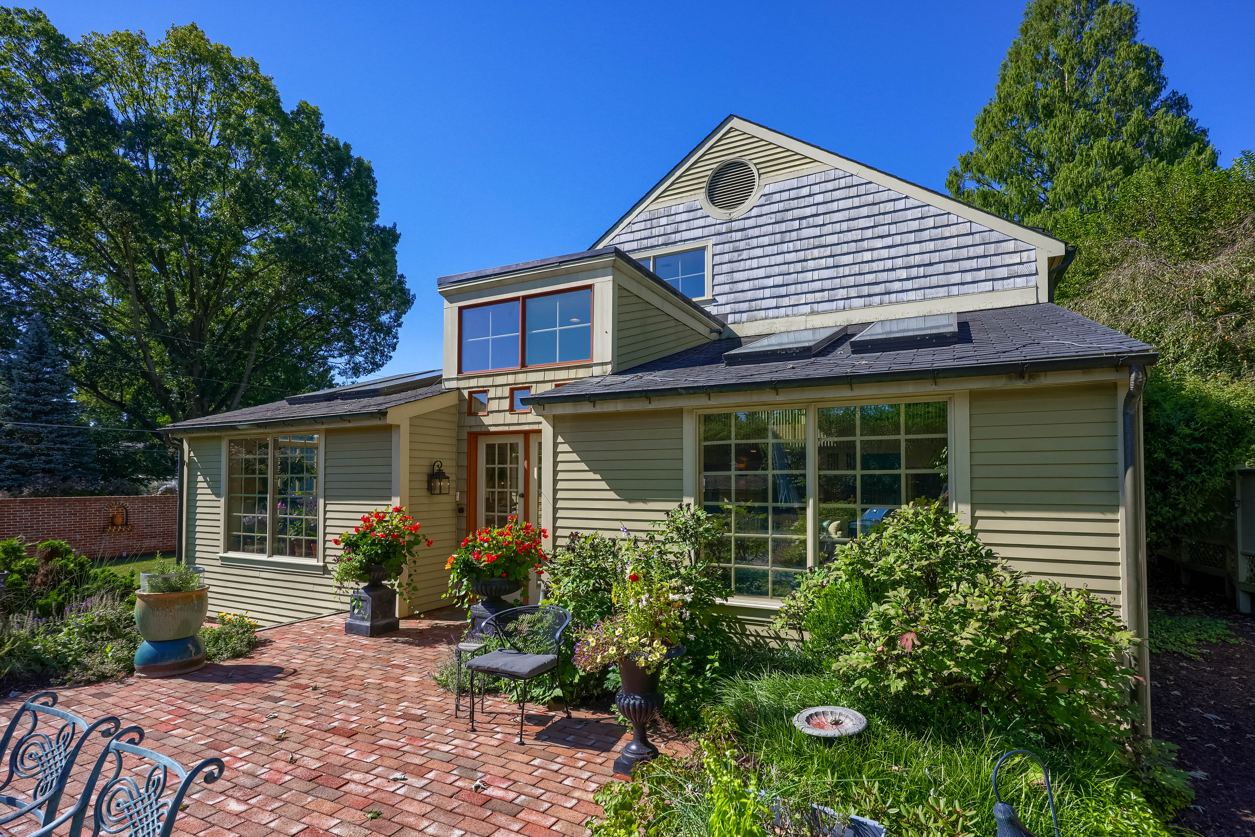 81 S Linden Street Manheim PA 17545