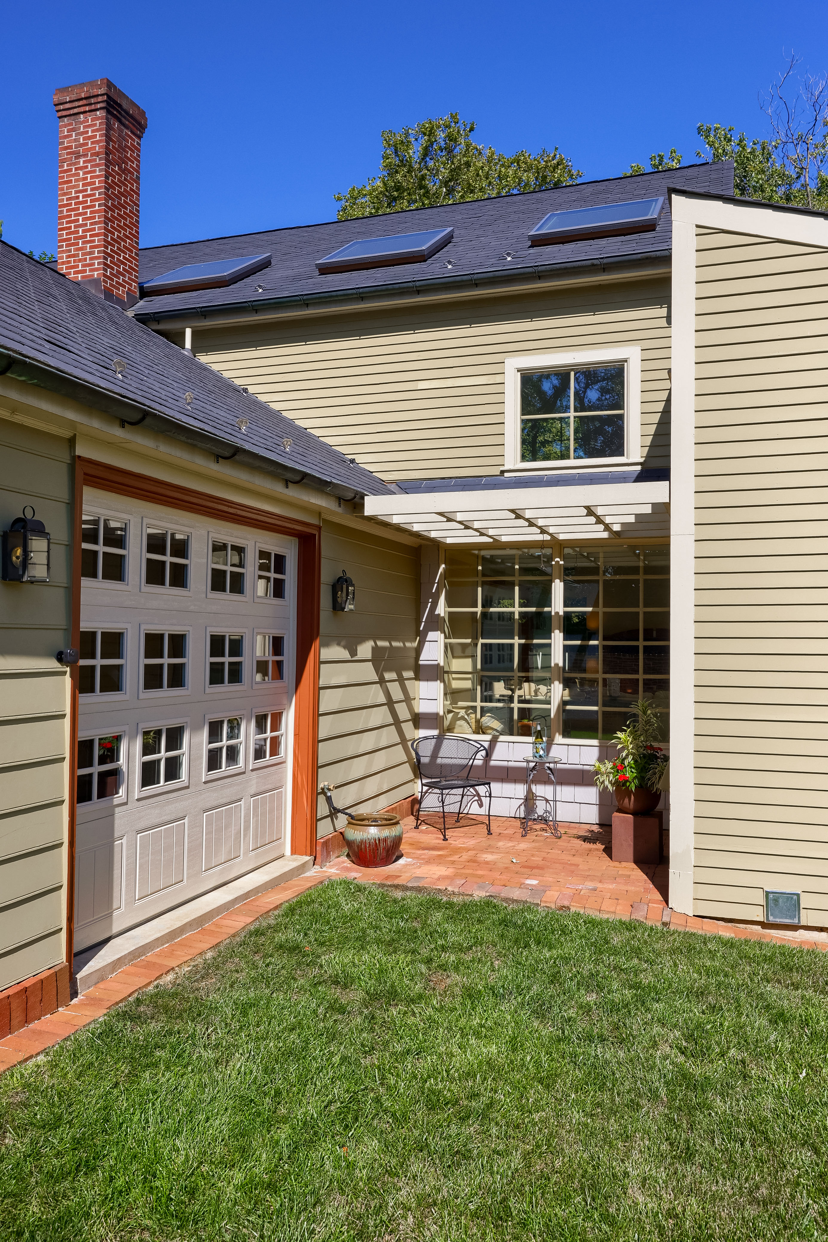 81 S Linden Street Manheim PA 17545