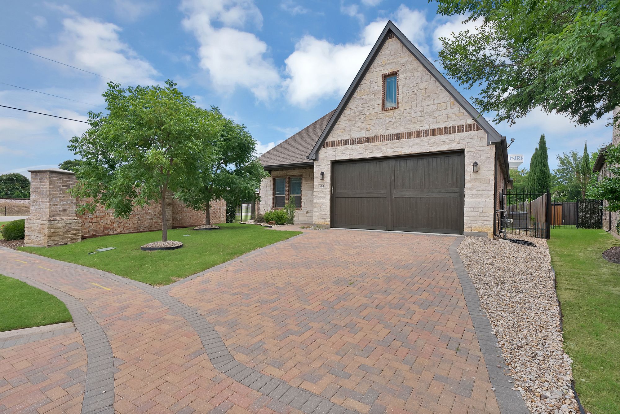 6828 Chase Street North Richland Hills TX 76182