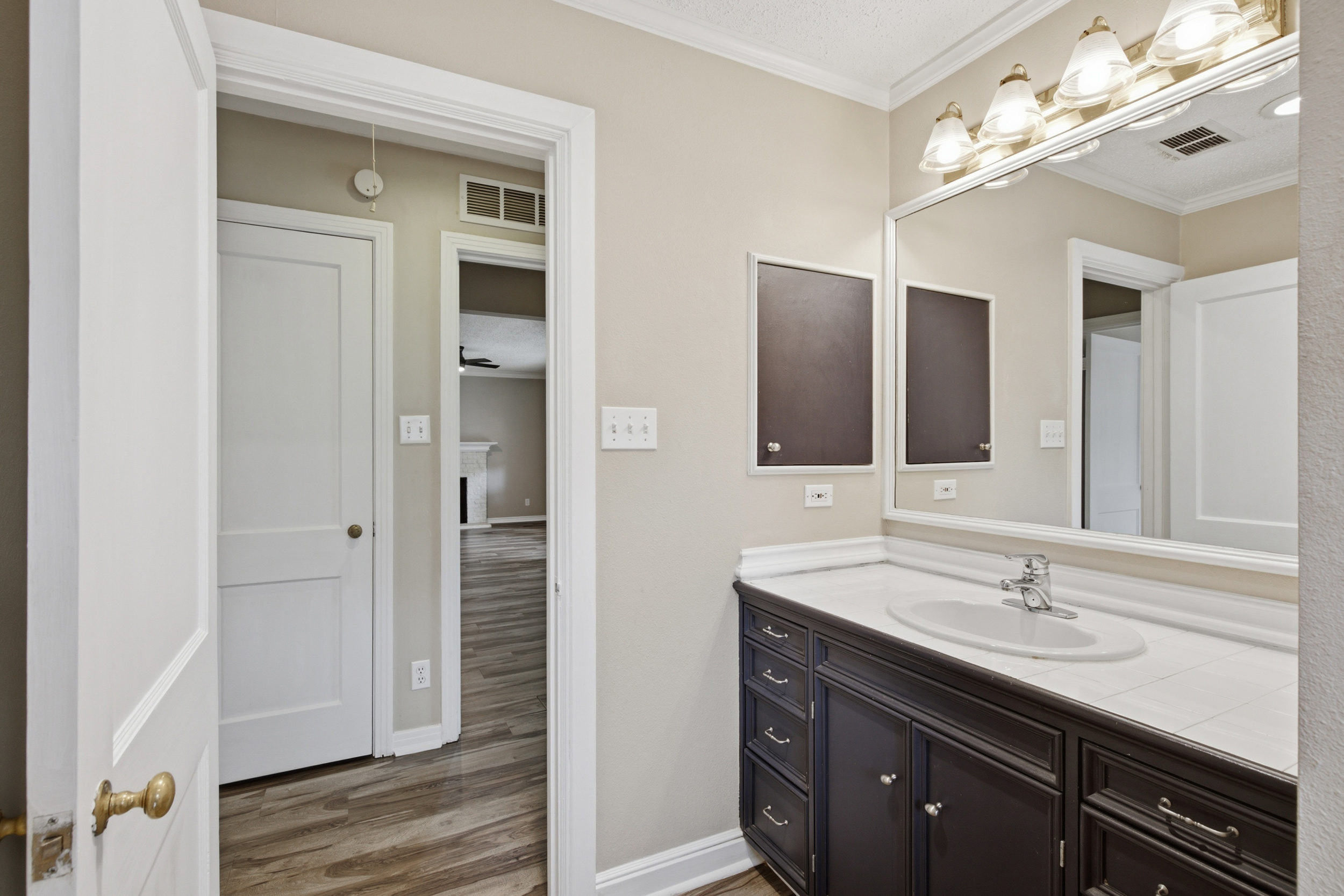 909 Keith Pumphrey Drive River Oaks TX 76114