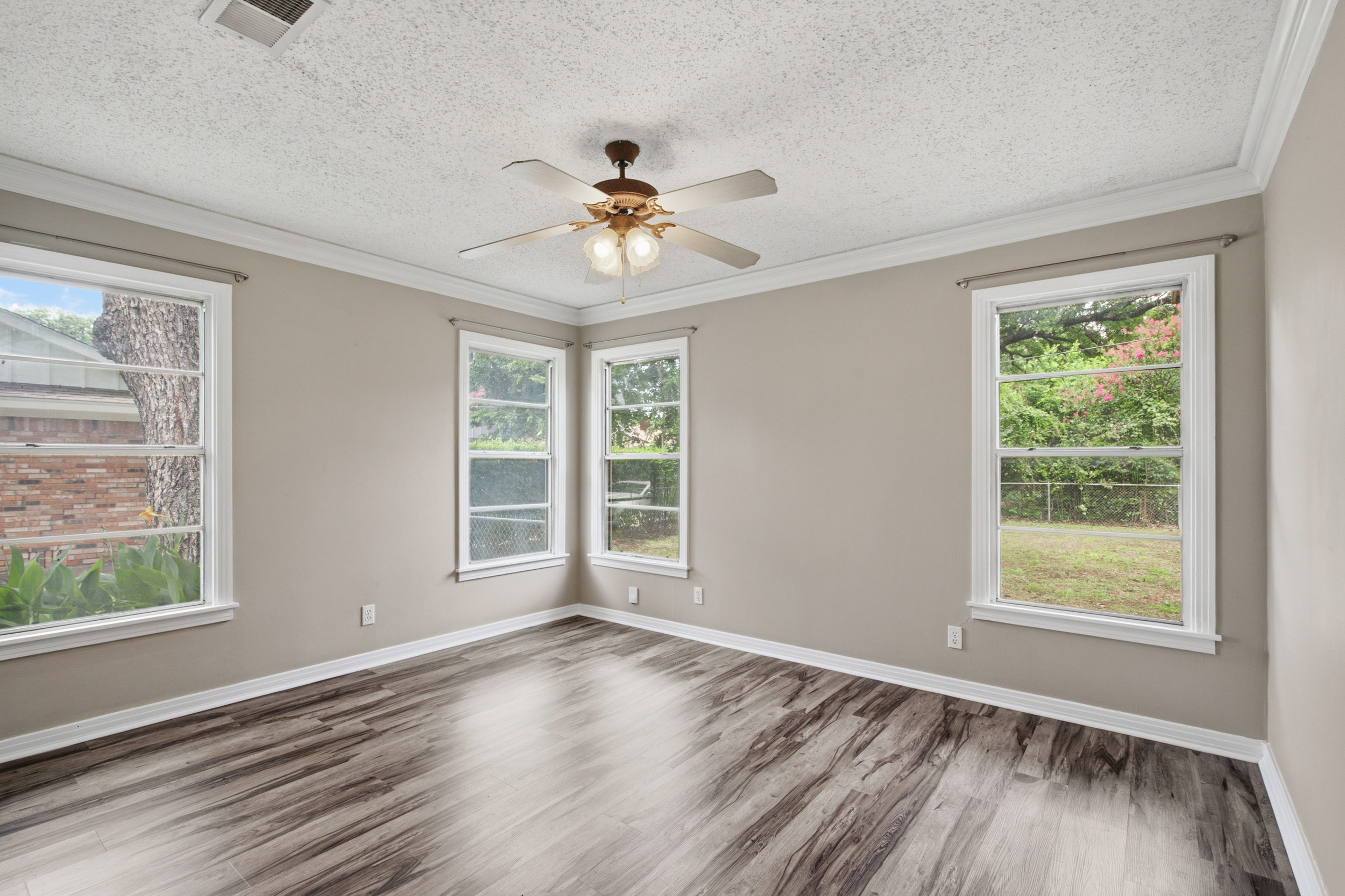 909 Keith Pumphrey Drive River Oaks TX 76114