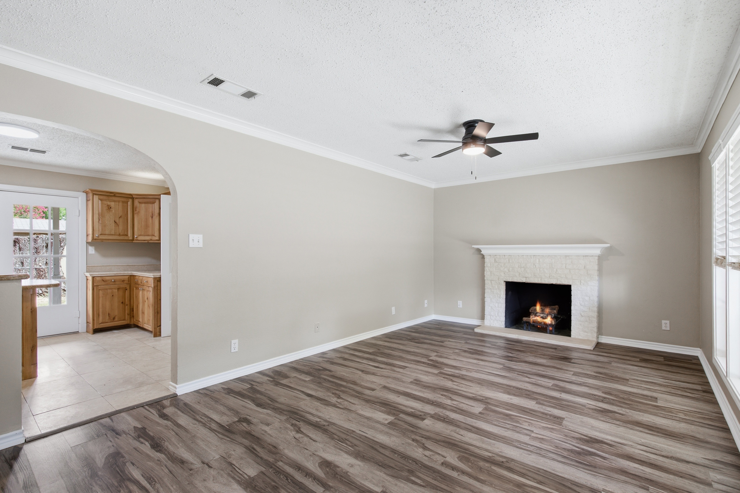 909 Keith Pumphrey Drive River Oaks TX 76114