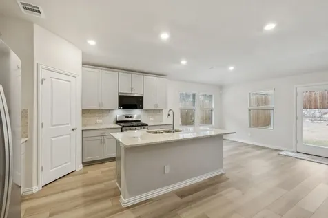 522 Castle Road Sherman TX 75092