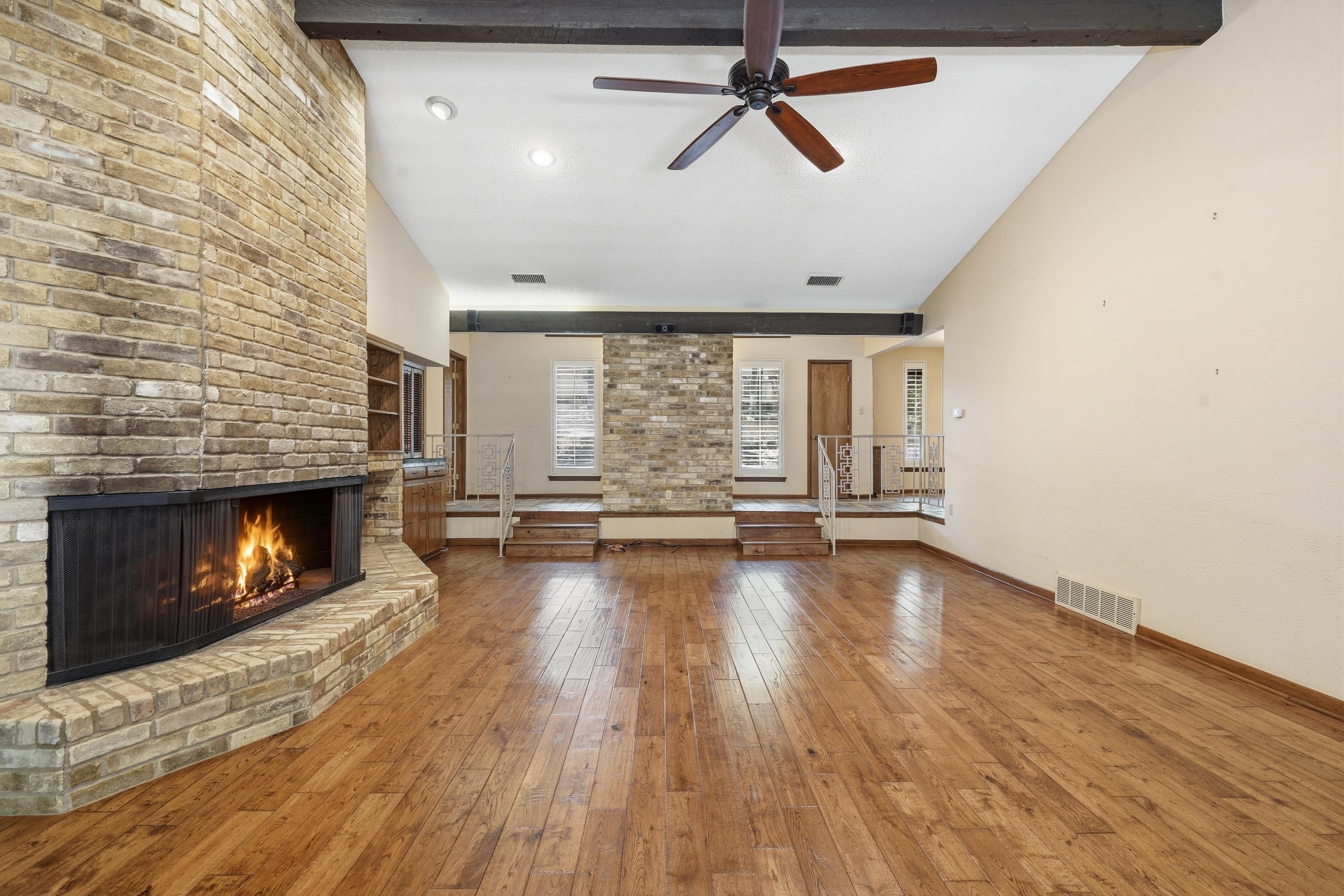 1807 Mossy Oak Street Arlington TX 76012