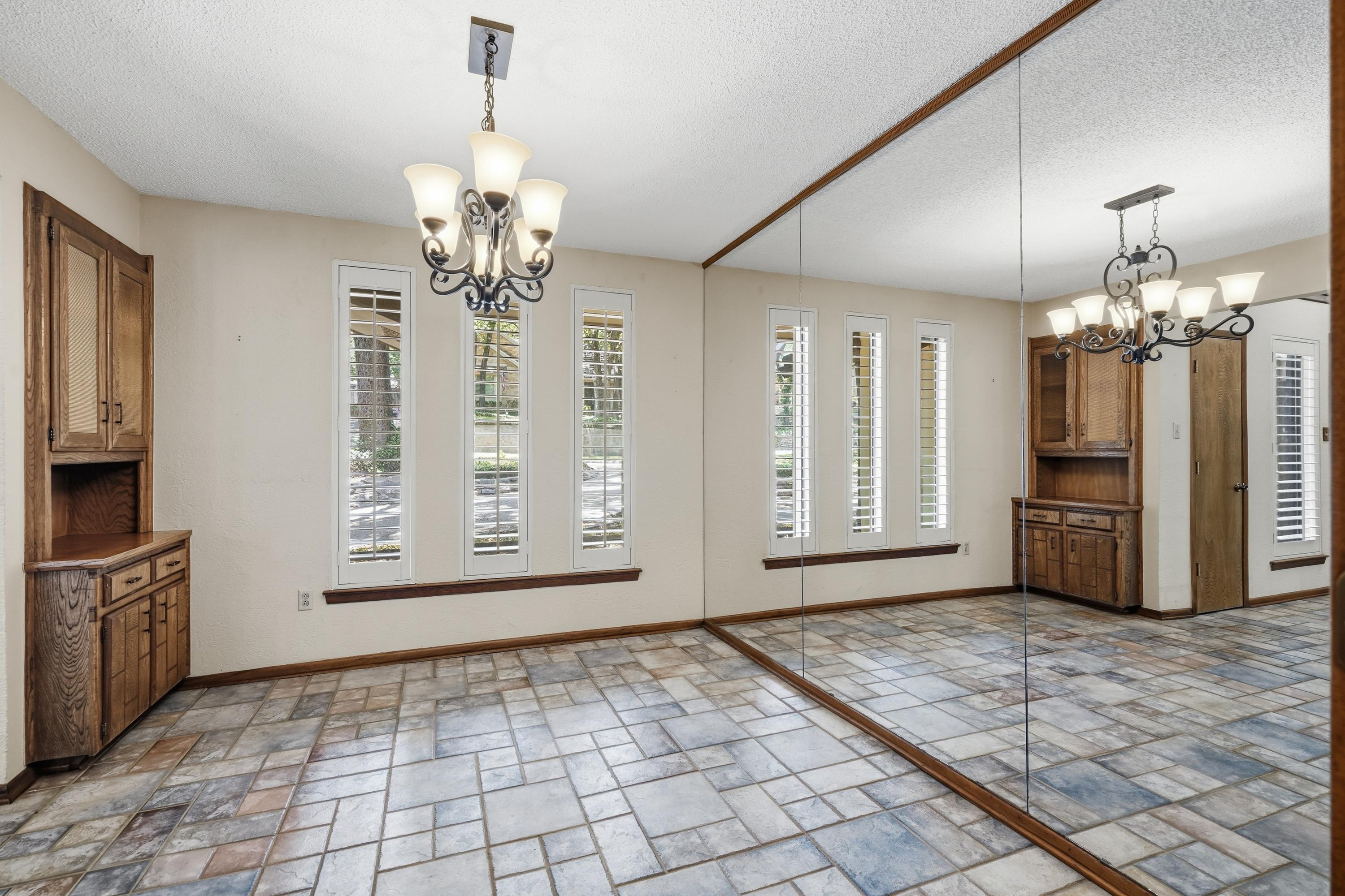 1807 Mossy Oak Street Arlington TX 76012