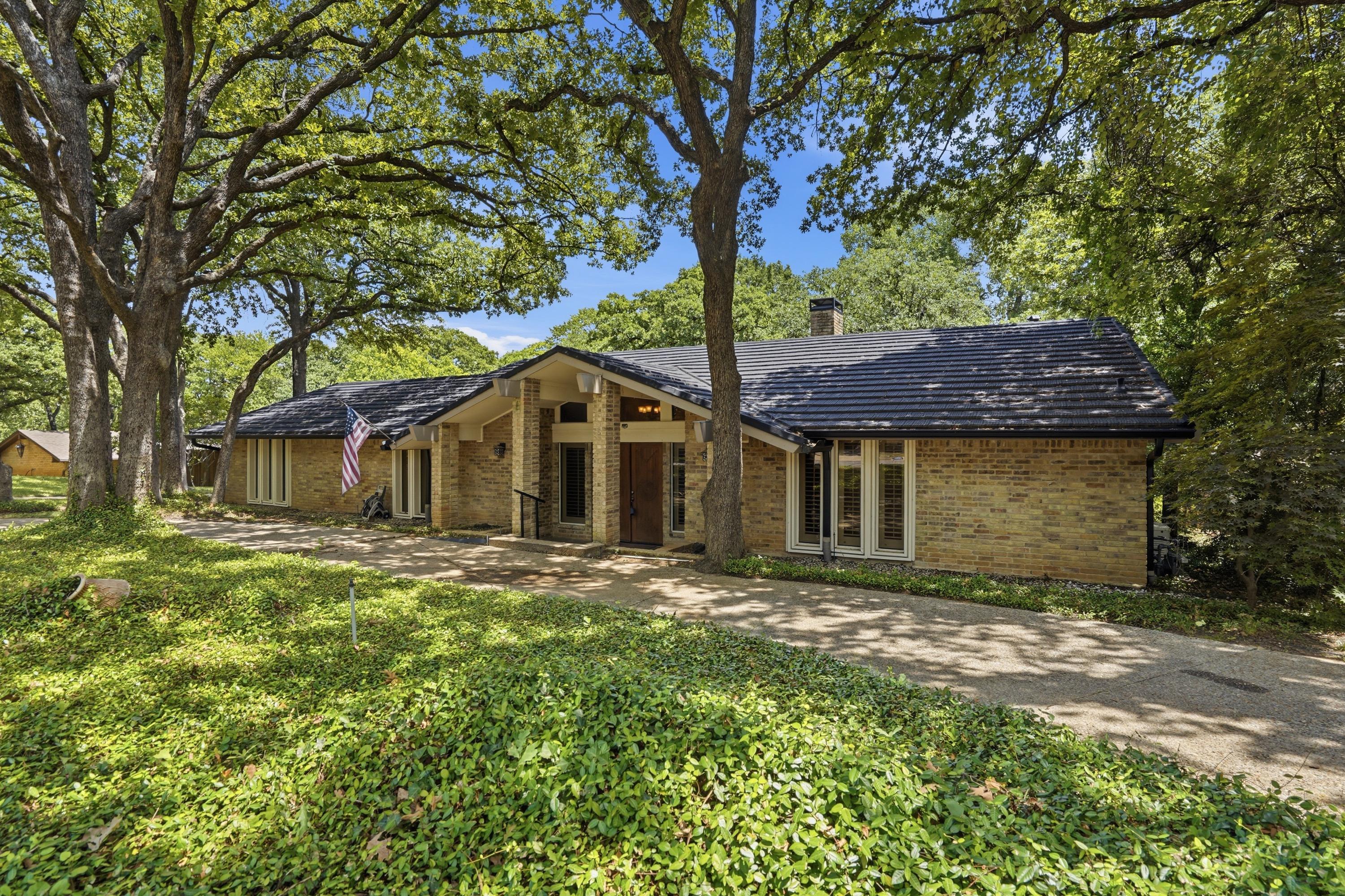 1807 Mossy Oak Street Arlington TX 76012