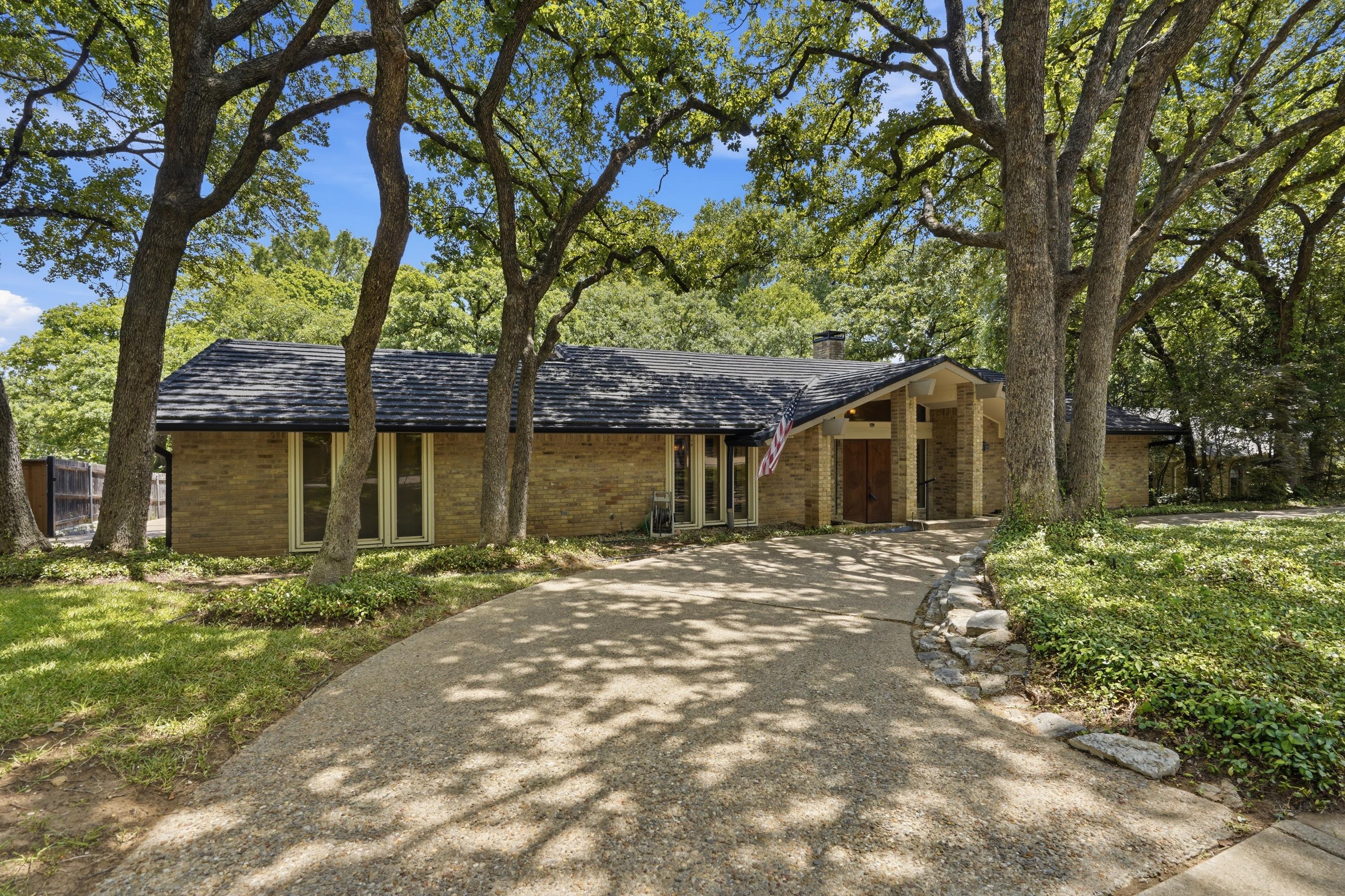 1807 Mossy Oak Street Arlington TX 76012