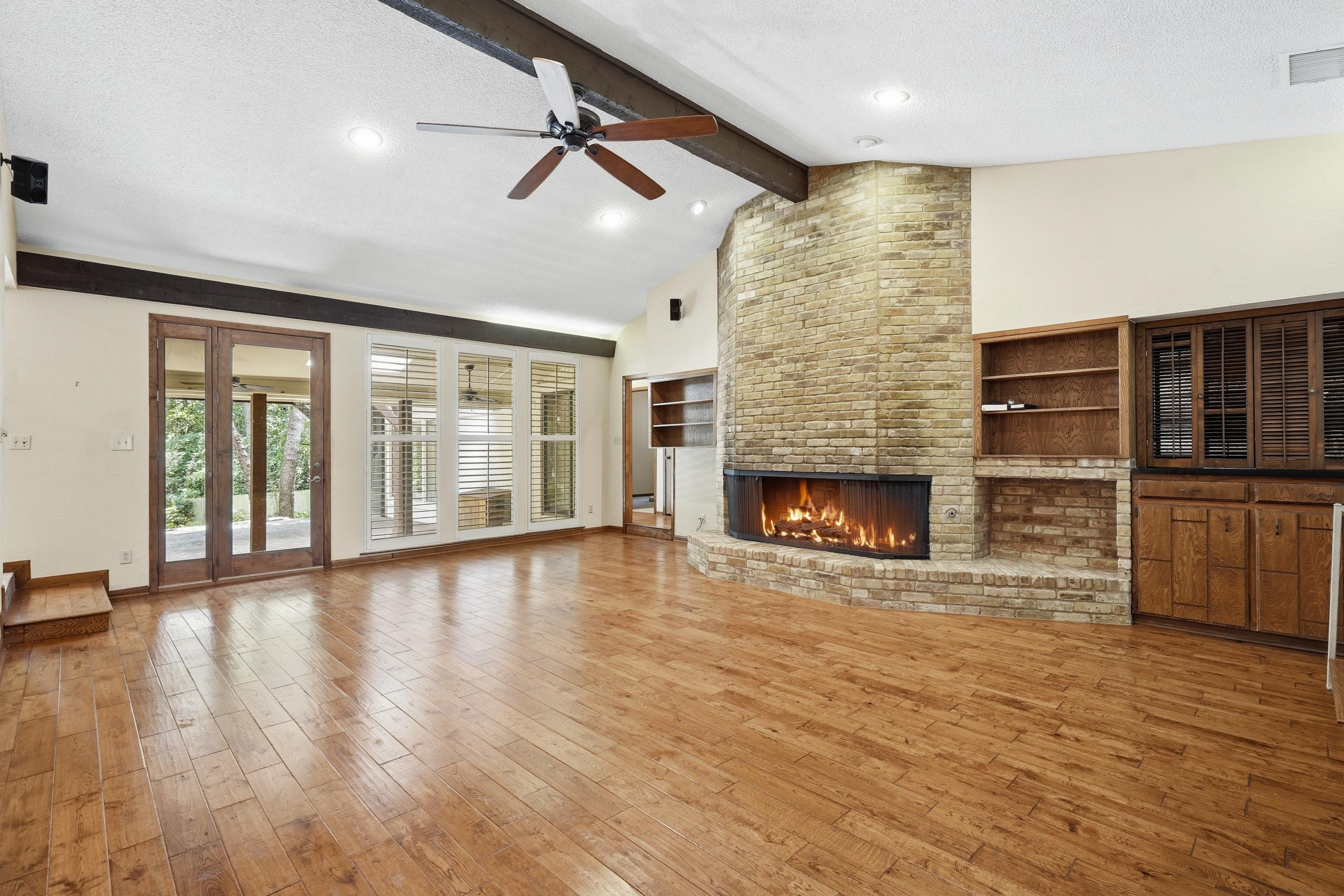1807 Mossy Oak Street Arlington TX 76012