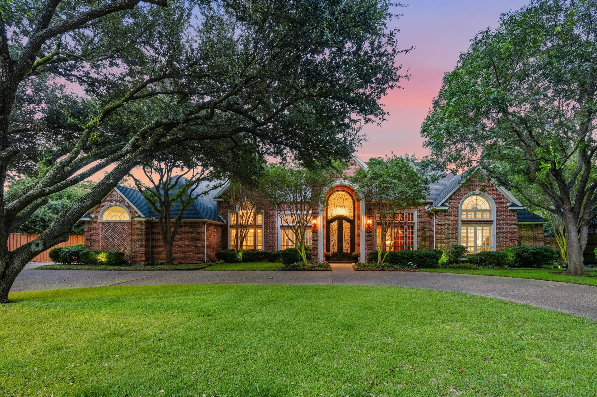 Addison TX, 14908 Bellbrook Drive